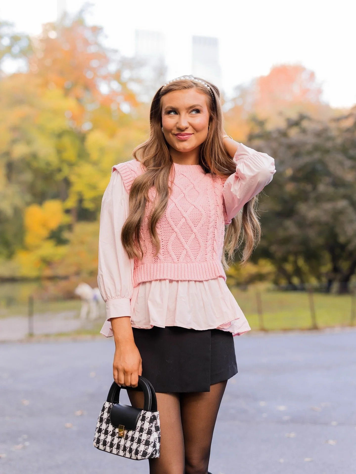 It&rsquo;s officially Gossip Girl fall💖💋
&bull;
The leaves in Central Park are at their peak &amp; I have been loving walking through the park to enjoy their colors🍂 Fall is one of my favorite seasons and have loved finding new fall fashion this y