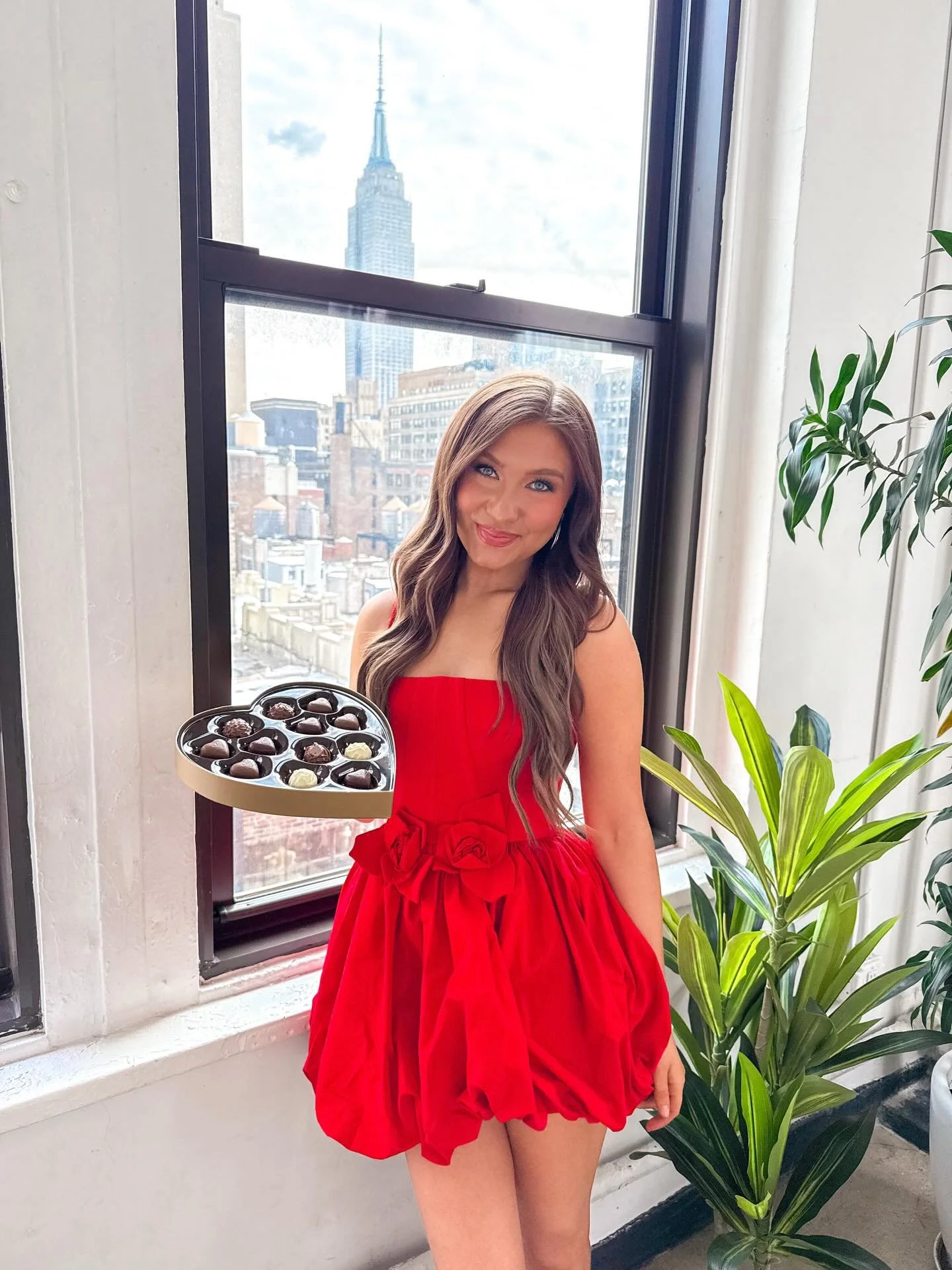 Happy Valentine&rsquo;s Day Lovers!!🌹💌💋
&bull;
I hope everyone has chocolate on deck &amp; rom coms on the schedule!🫶🏼 Comment your favorite Valentine&rsquo;s Movie (I need some inspo!)🍫

Comment SHOP below to receive a DM with the link to this