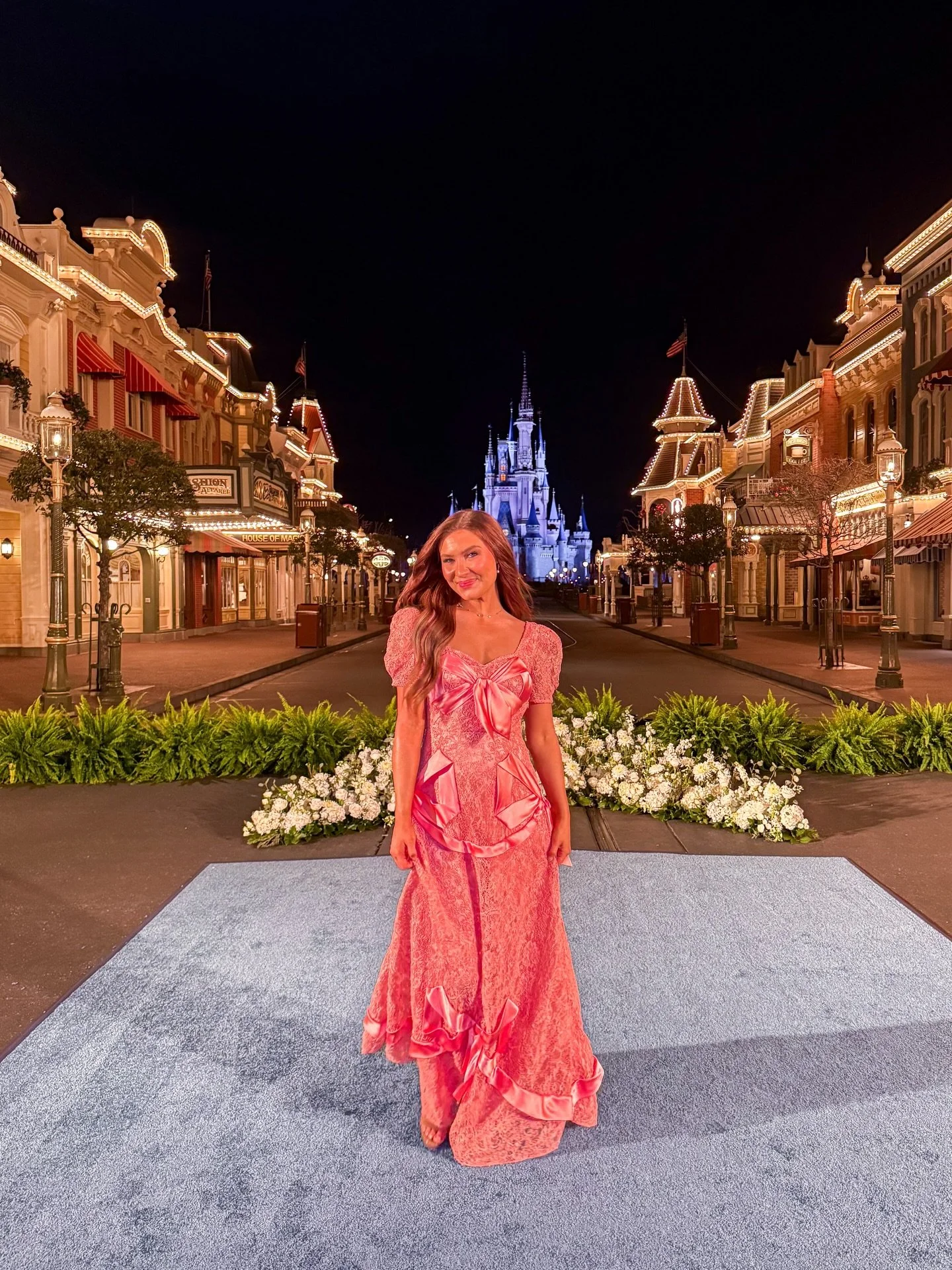If Cinderella&rsquo;s pink dress actually made it to the ball🎀🦢
&bull;
What an incredible trip with @disneyweddings to celebrate their 35th anniversary!🥹 We got Magic Kingdom to ourselves to experience the ultimate Disney fairy tale🥂 I never want
