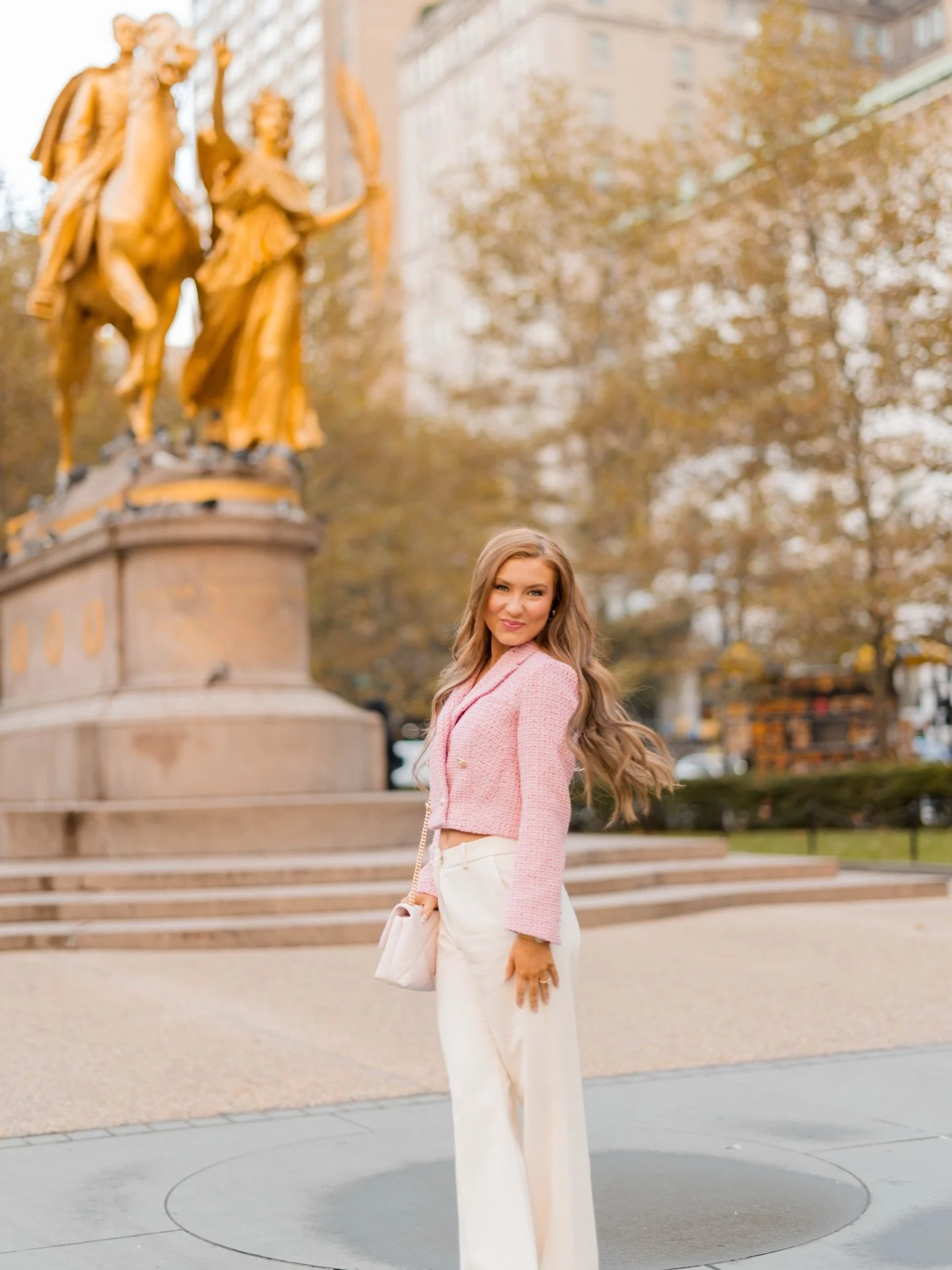 Reminder, we are one day closer to spring☀️🌷
&bull;
Hello Monday!! I&rsquo;m patiently waiting for the weather to figure out what it wants to be so I can go back to wearing my dresses and skirts👀🤭 

Comment SHOP below to receive a DM with the link