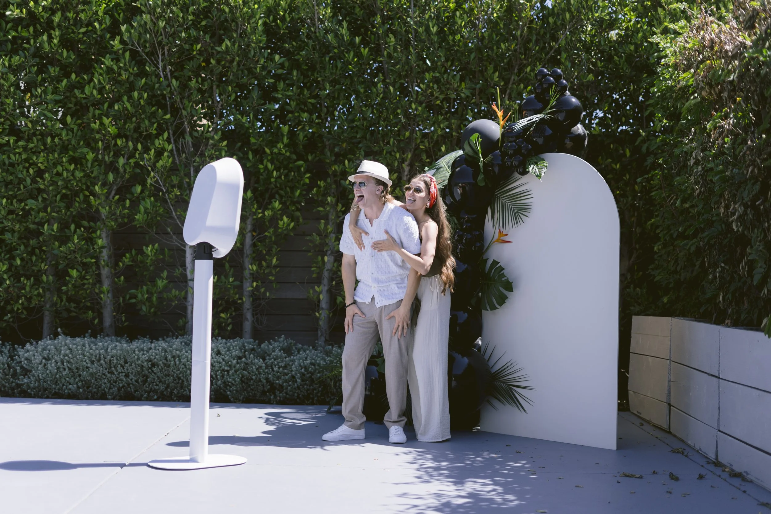 📸 Why You Should Hire a Specialized Photo Booth Company for Your Or Event