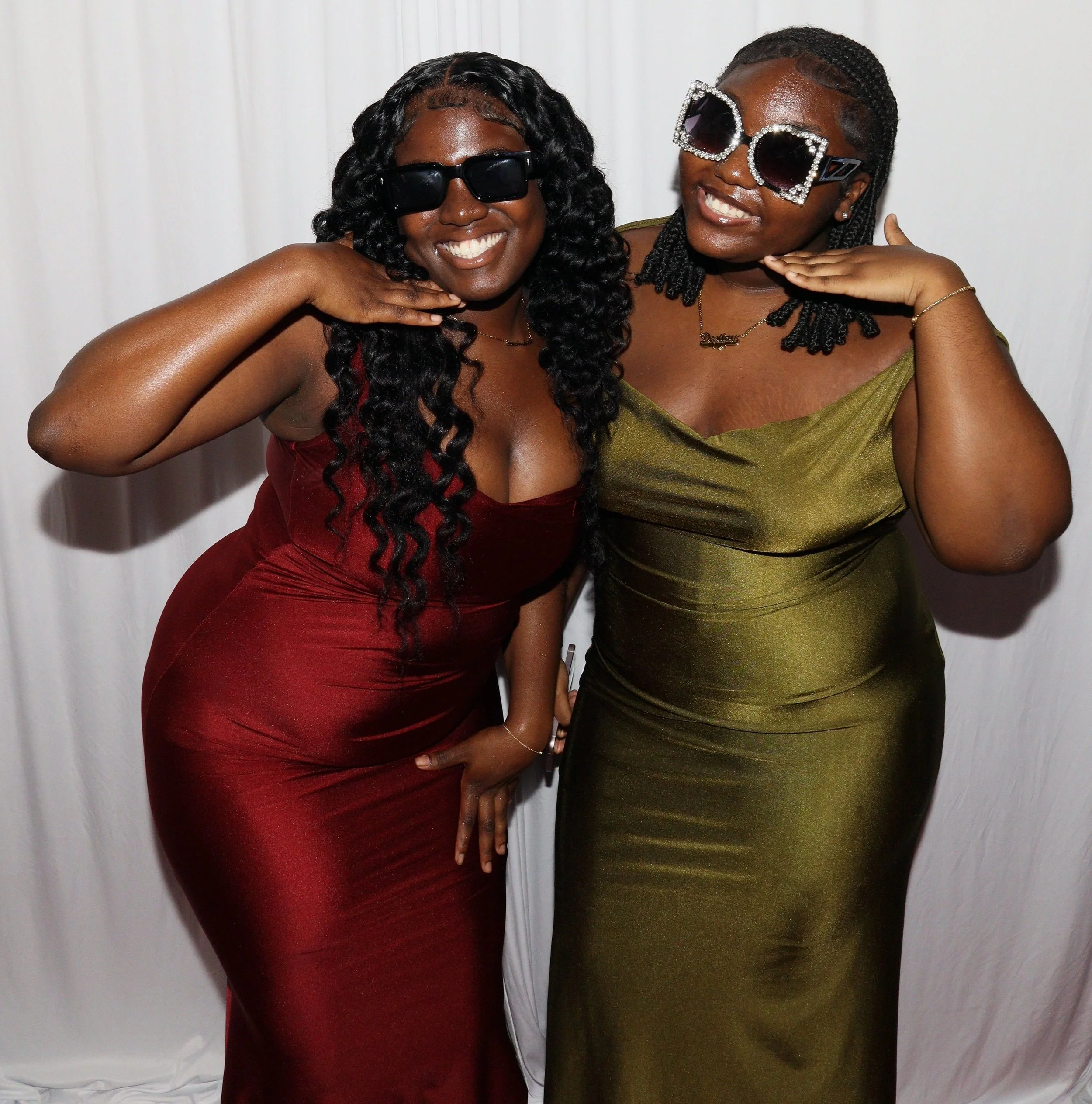 📸Why Every Modern Event Needs a Photo Booth Experience