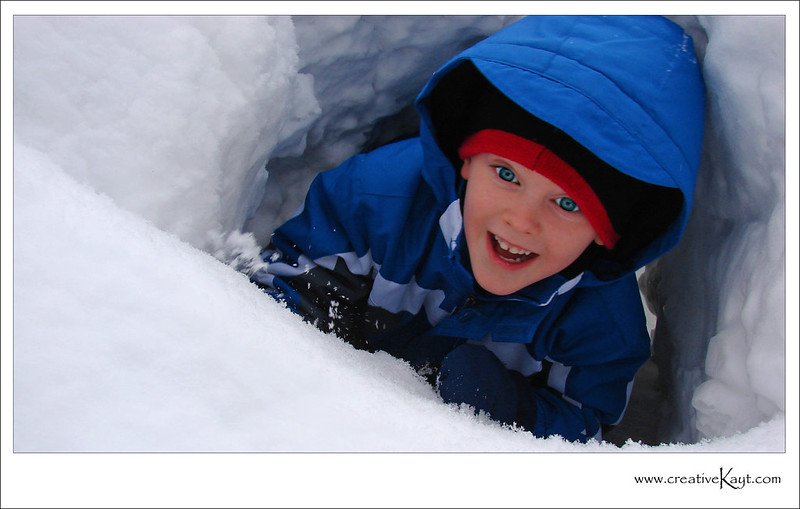 2010 - Snow Cave Fun