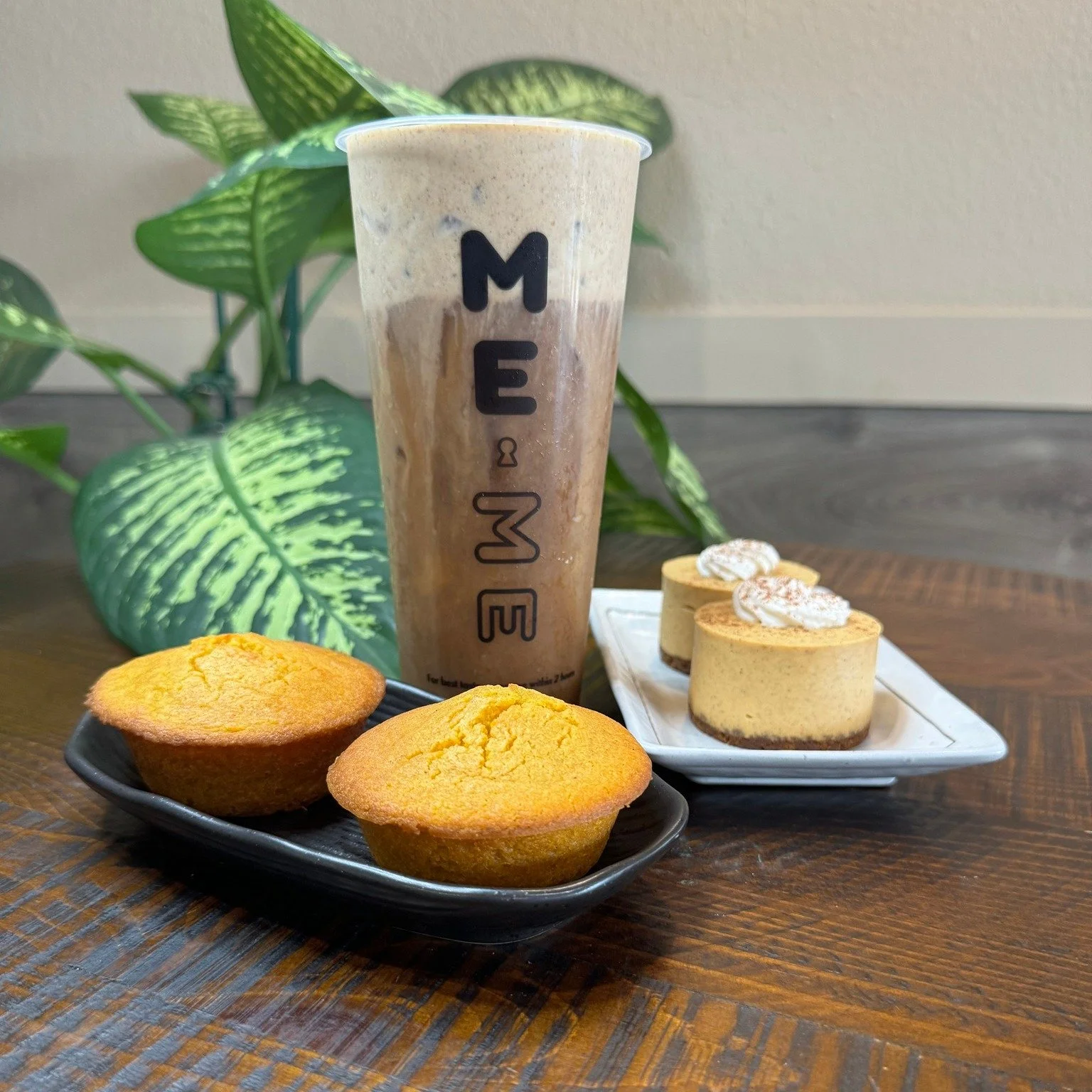 Pumpkin is back! Heads up, today (Labor Day) we'll be closing earlier at 6PM. Come get your drinks before then!

🎃𝗣𝘂𝗺𝗽𝗸𝗶𝗻 𝗦𝗽𝗶𝗰𝗲 𝗦𝗲𝗿𝗶𝗲𝘀
𝘔𝘪𝘯𝘪 𝘗𝘶𝘮𝘱𝘬𝘪𝘯 𝘊𝘩𝘦𝘦𝘴𝘦𝘤𝘢𝘬𝘦
𝘗𝘶𝘮𝘱𝘬𝘪𝘯 𝘚𝘱𝘪𝘤𝘦 𝘊𝘳𝘦𝘢𝘮 𝘊𝘰𝘧𝘧𝘦𝘦
?