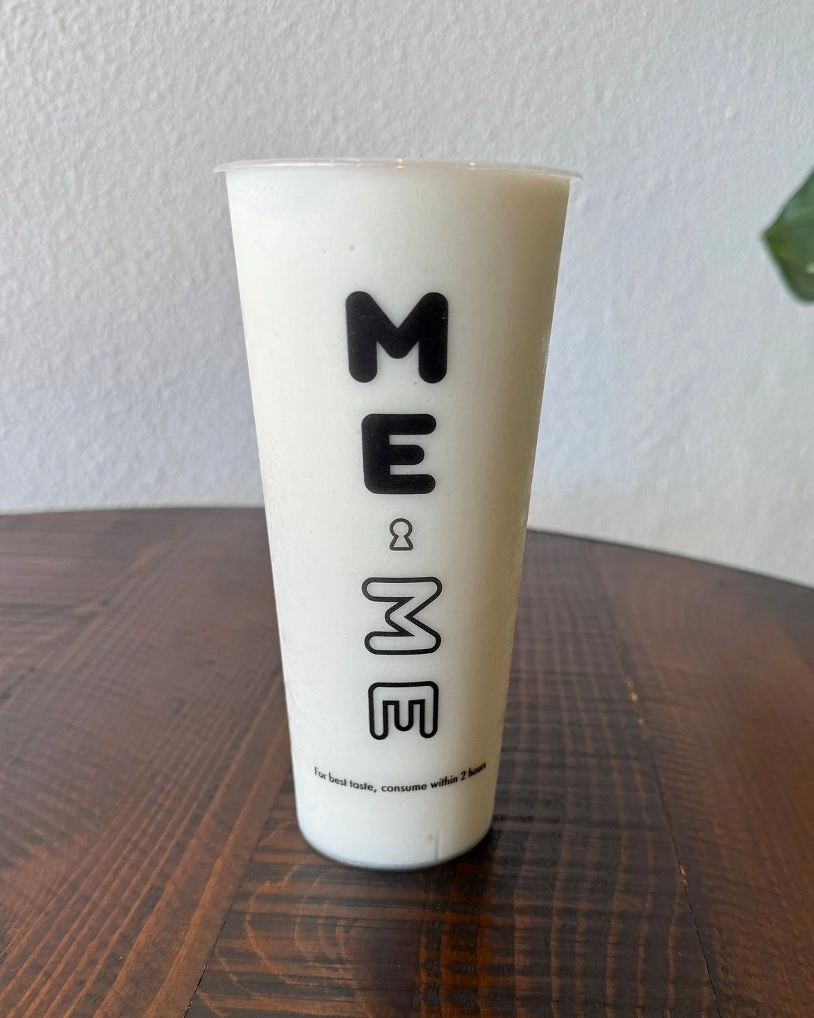 Sleek and smooth like snow... it's the lychee blended milk tea❄️ Pair it with some lychee jelly tho🙌

Blended Milk Tea Series:
Strawberry
Lychee
Mango

⏰ 𝗢𝗣𝗘𝗡 𝗗𝗔𝗜𝗟𝗬 𝟵:𝟯𝟬𝗔𝗠 - 𝟳𝗣𝗠 (𝗖𝗹𝗼𝘀𝗲𝗱 𝗧𝘂𝗲𝘀𝗱𝗮𝘆𝘀)
🔑Happiness starts wit