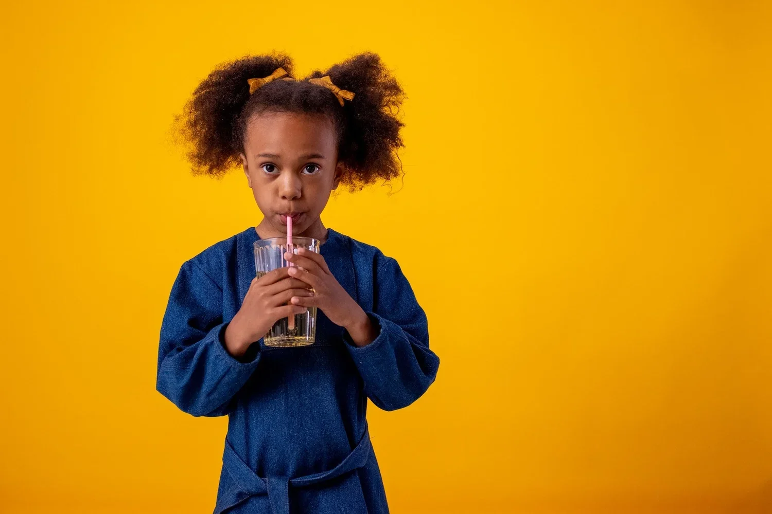 lemon+kid+child+drink+pexels-cottonbro-studio-4714773.webp