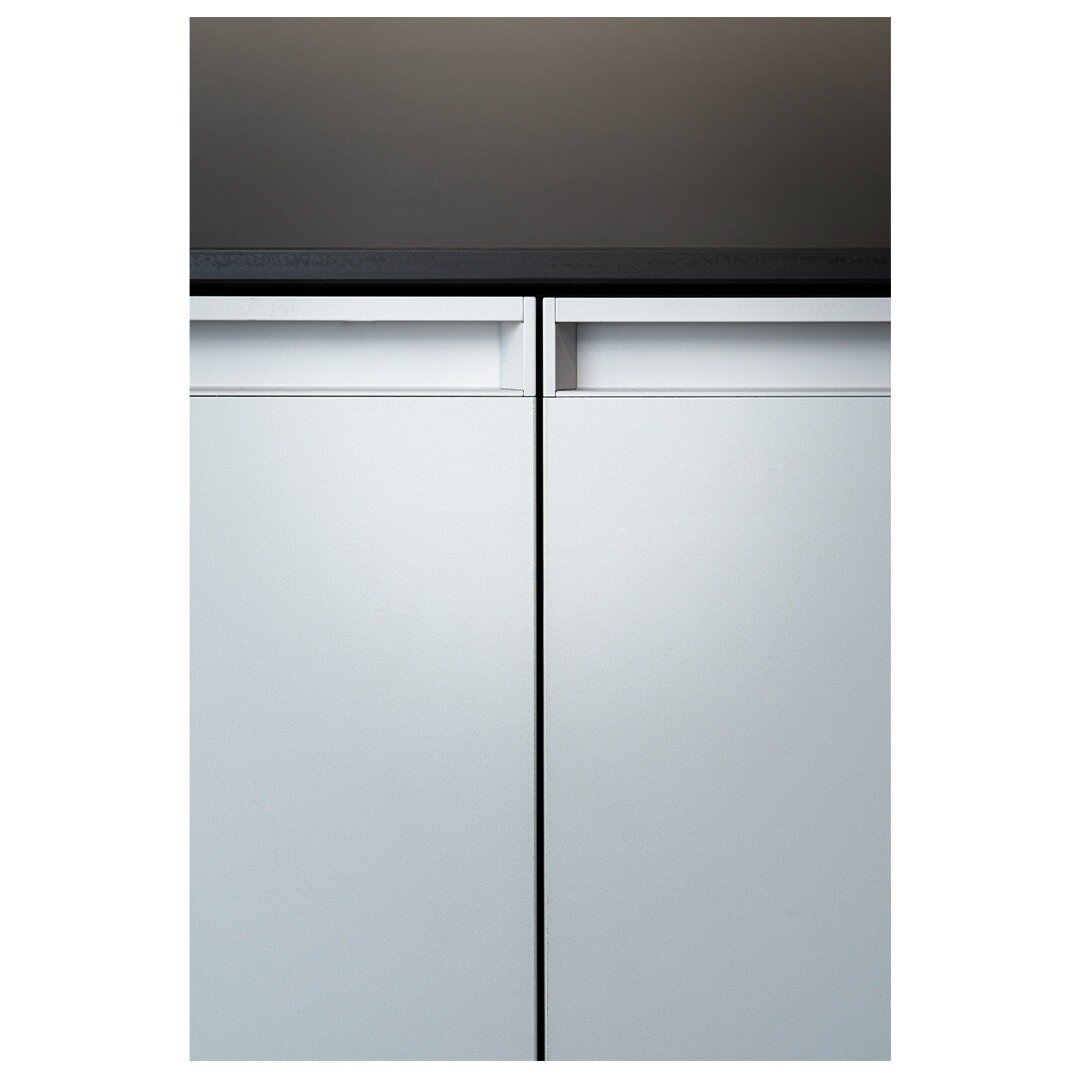 Details - @euromobil_spa_official 
.
@lopesiano 
.
#mareastudio#photography#stilllife#sony#sonya7iv#sonyalpha#kitchen#euromobil#gruppoeuromobil#furniture#interiors
