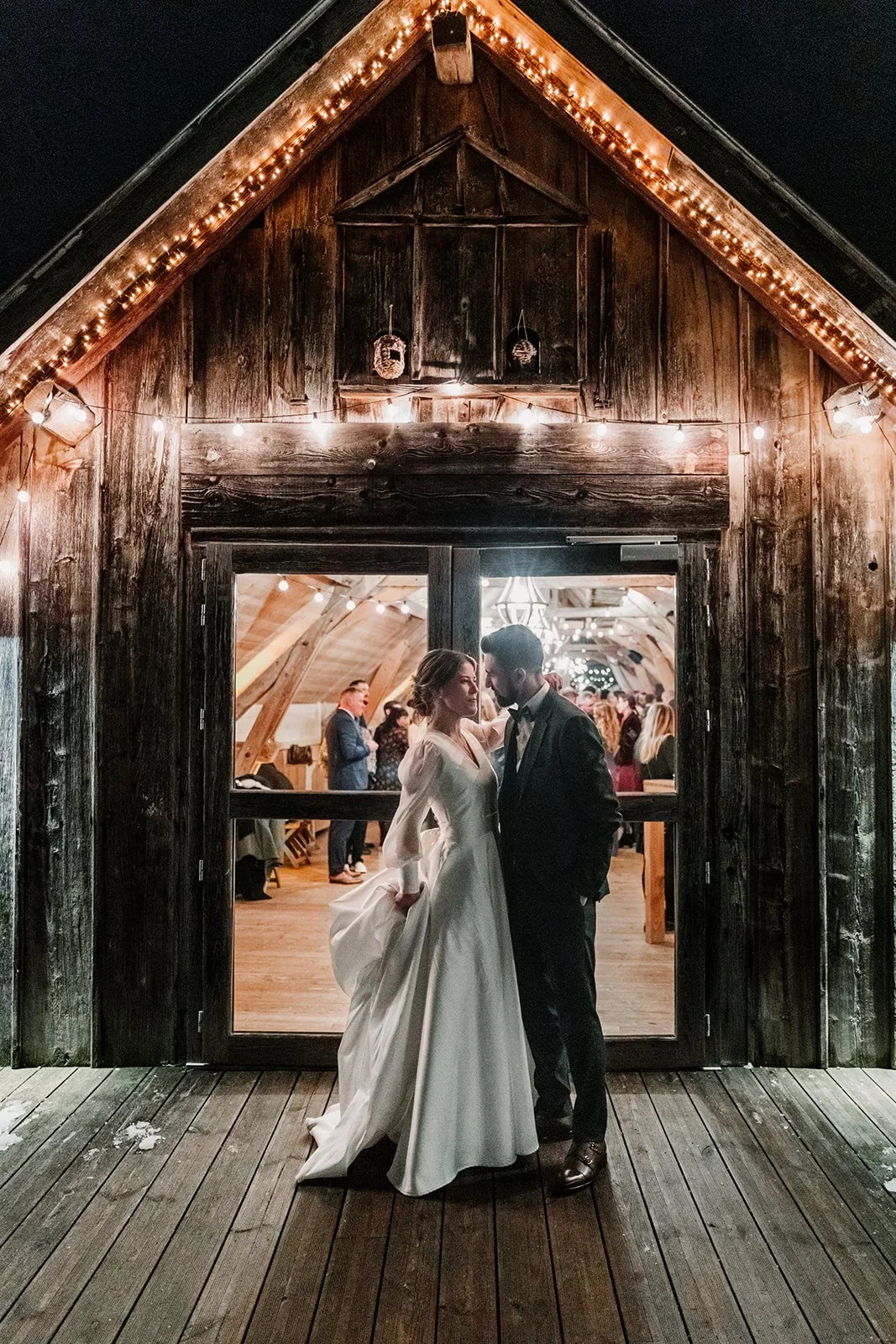 Mariage d’hiver au Château de Saint Sixt : froid dehors, feu dedans !