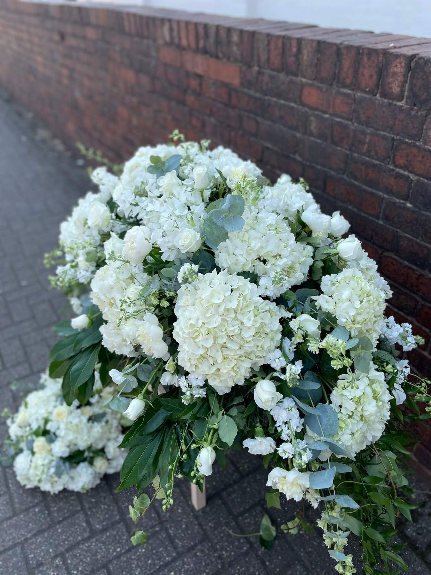 Unique Funeral flowers Sutton in Ashfield