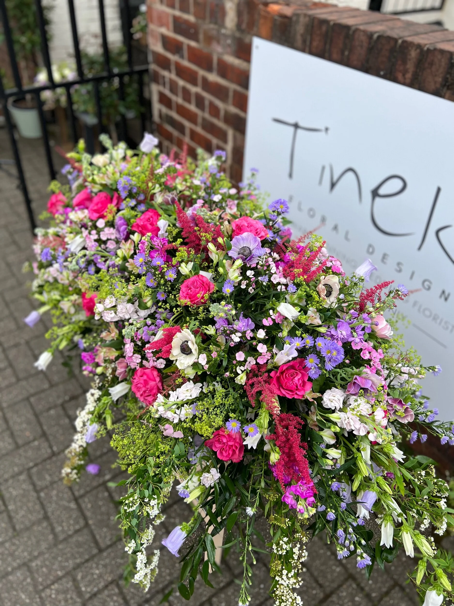 Funeral casket flowers Sutton in Ashfield