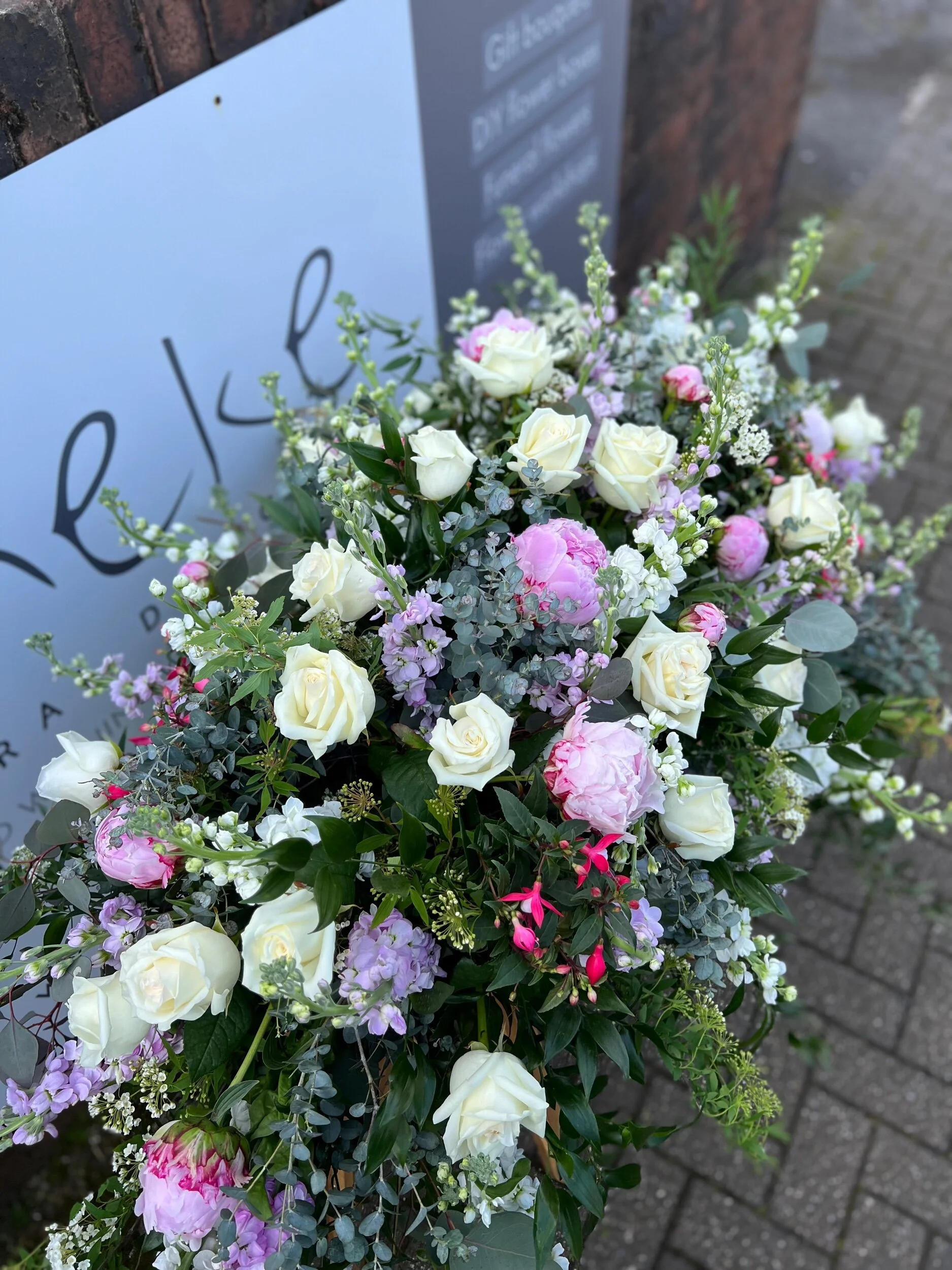 unique Funeral flowers Sutton in Ashfield