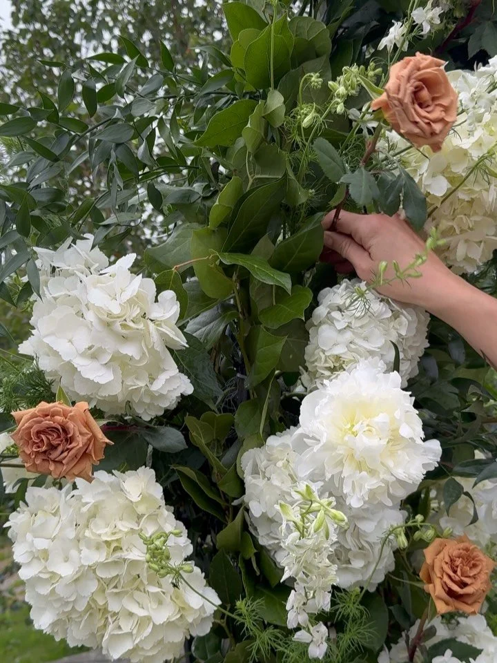 In our element, creating statement pieces for your beautiful ceremony and then moved for your wedding breakfast and party 🩷🩷🩷
Dreamy combination of flowers in gorgeous toffees and pinks which complimented the bridal party beautifully !

Photograph