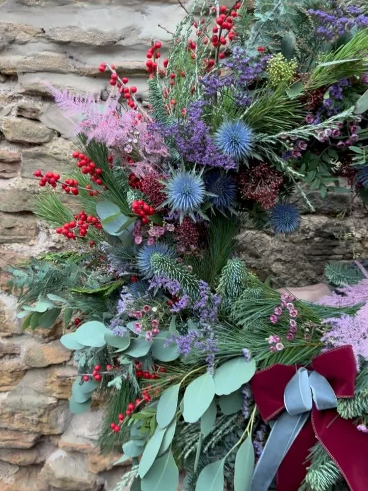 9 weeks until the most magical festive time 🎄
Our luxe festive wreaths are all handmade from scratch by us, our qualified and experienced florists ❤️from our Nottinghamshire studio and we can&rsquo;t wait to make a start on your lovely orders.

#lux