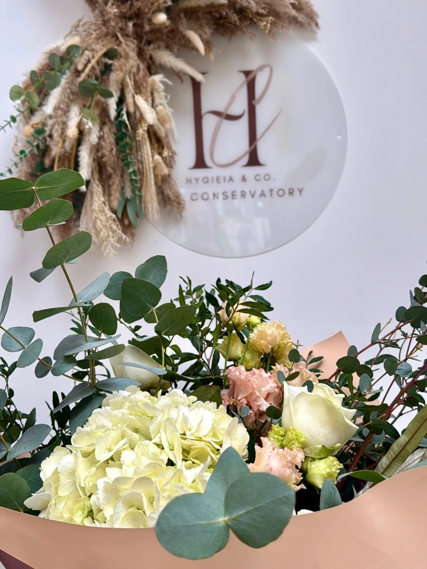 Such a gorgeous Space at @hygieiaandco for your morning coffee and a&ccedil;ai bowl - first time I tried one yesterday and it was DELICIOUS! Get yourself down for coffee cake and flowers! 🌸☕️🍰
The courtyard at 48 Portland street, Mansfield Woodhous