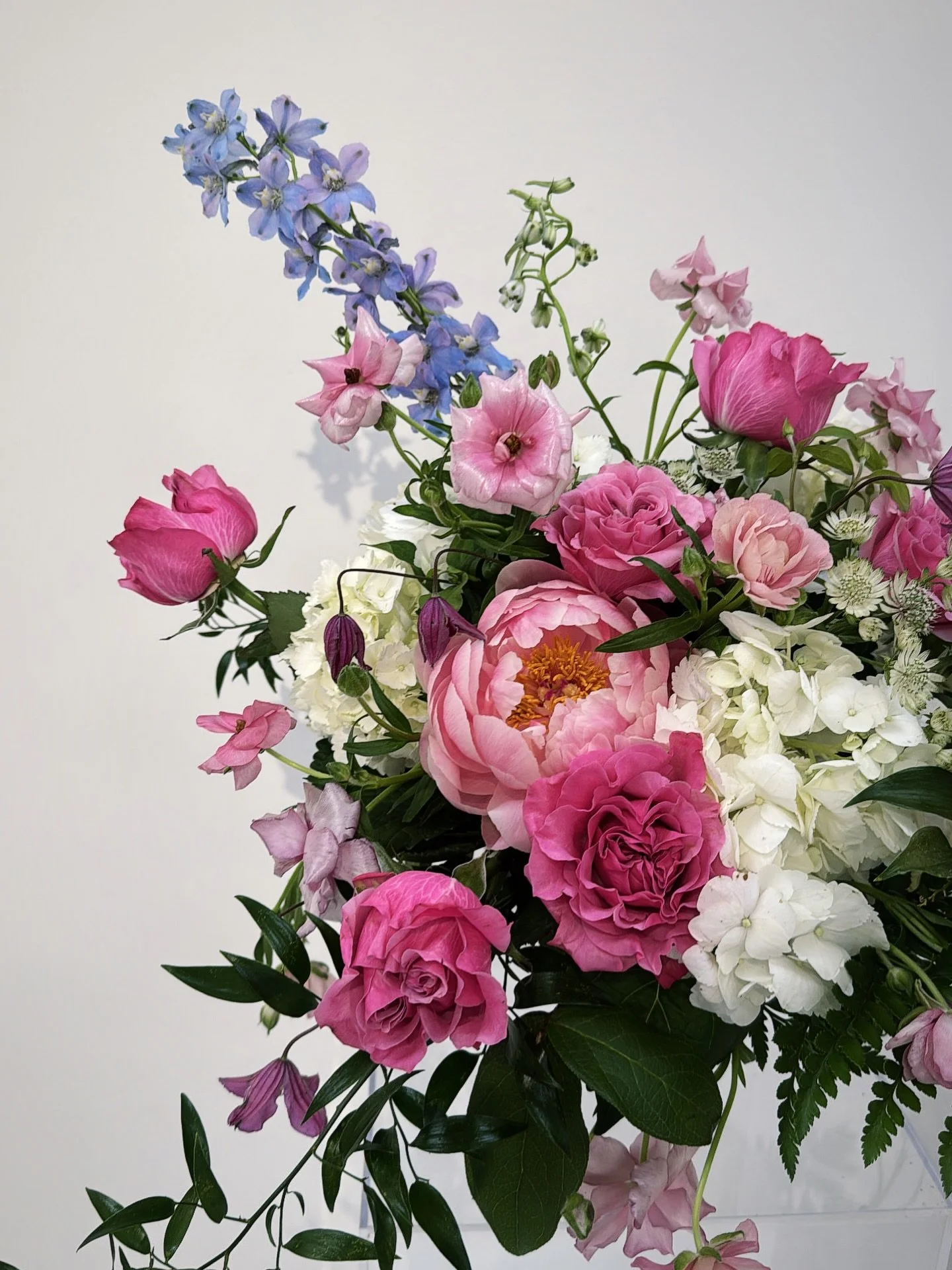 Stunning day of wellness, business planning and Pilates 💓met some beautiful inspirational ladies too ! We created a couple of these arrangements to frame the stage area for the motivational talks 😍
