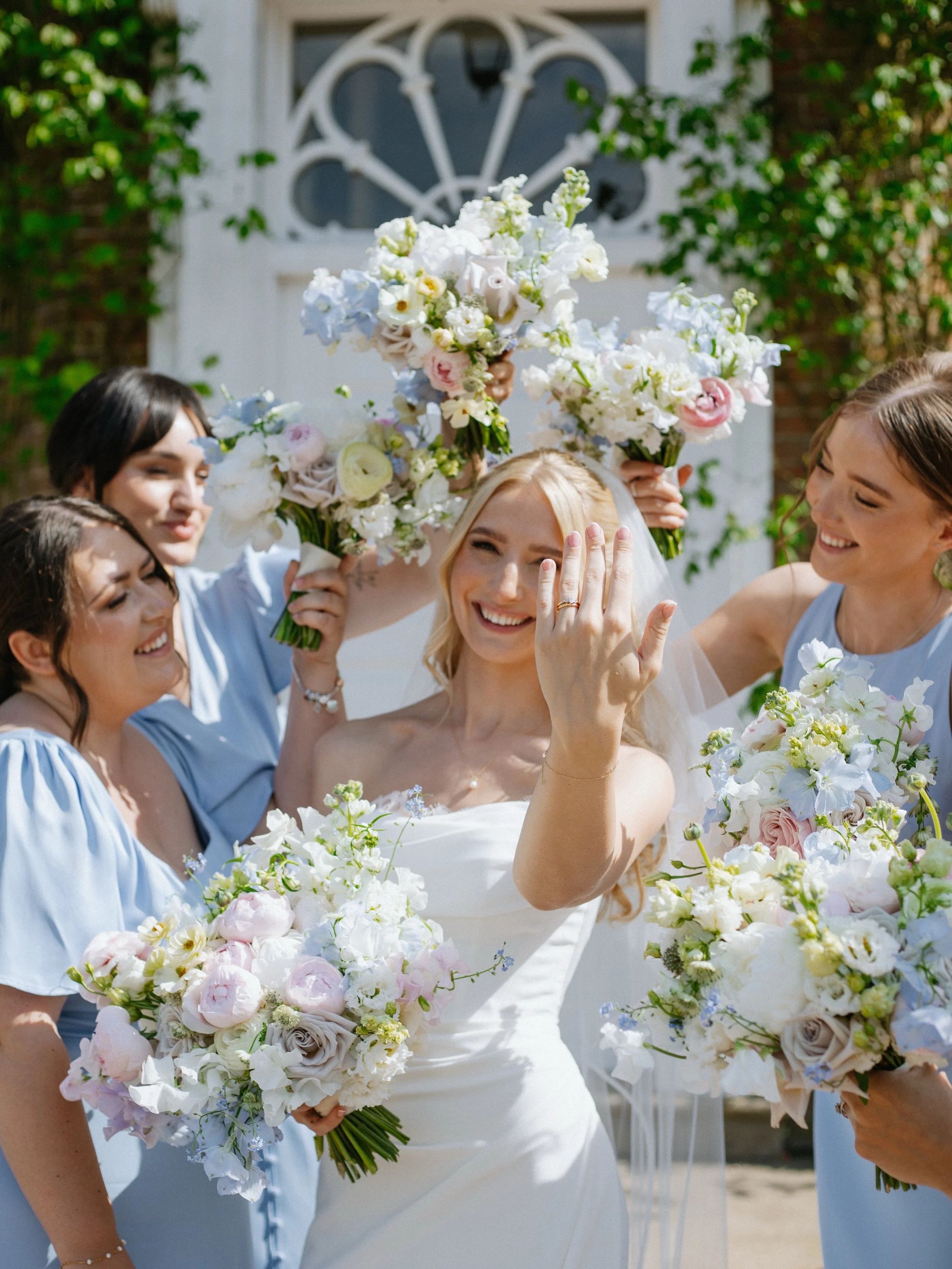 Gorgeous to see these sneak peeks from last weekend 🤩beautifully captured by @jennysneapweddings at @norwoodparkestate 🩷