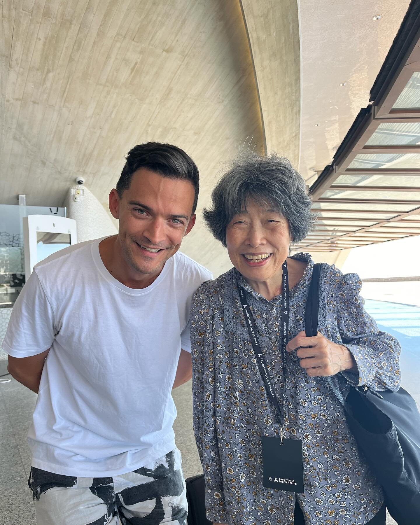 By lucky chance, bumped into @nobukoimai.violist this afternoon at lunch looking out over the beautiful ocean from @auditoriotfe ☀️

A happy coincidence as I was just passing on the invaluable knowledge she shared with me about Takemitsu in 2012 (see