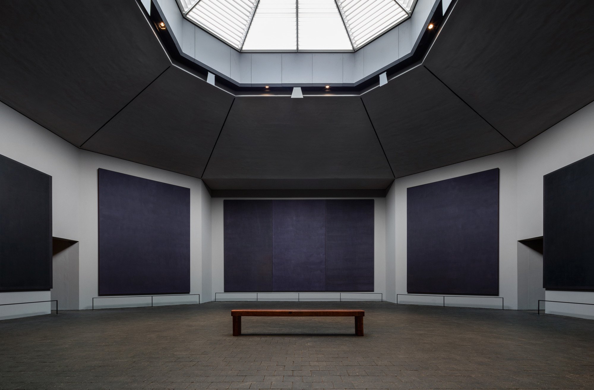 Riot Ensemble - Rothko Chapel 