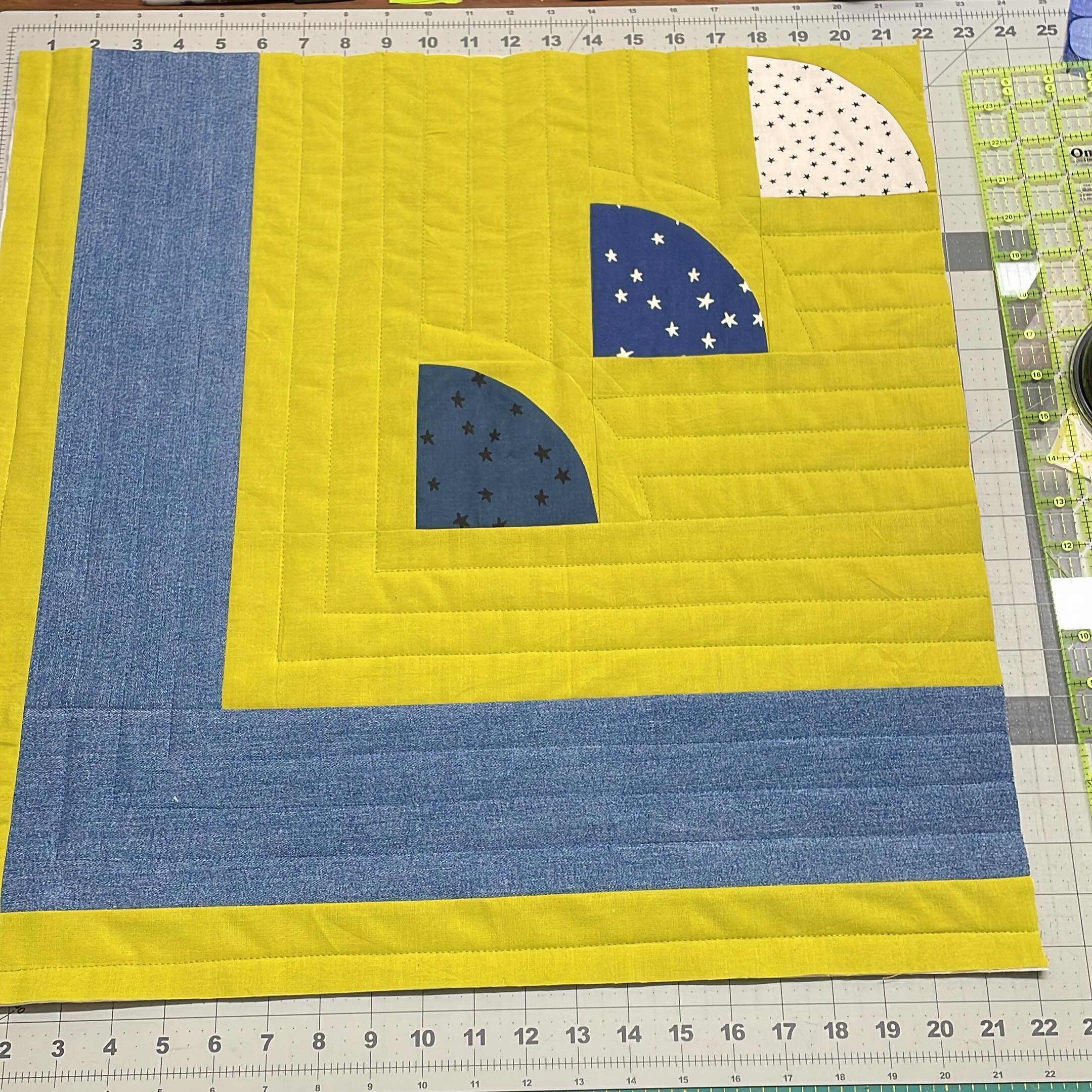 What is the least fun part of any quilting project and why did you answer binding? 🤣

Pattern: #InboundQuilt by me, this is one block that will be a wall hanging if I ever bind/face it 🫠