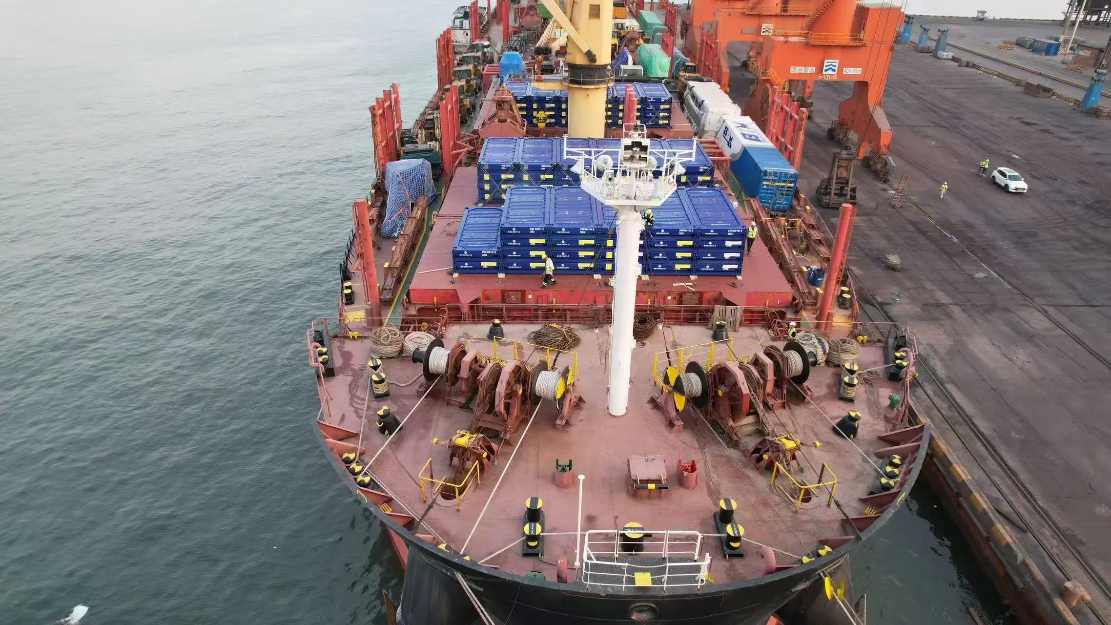 Foldable bulk containers