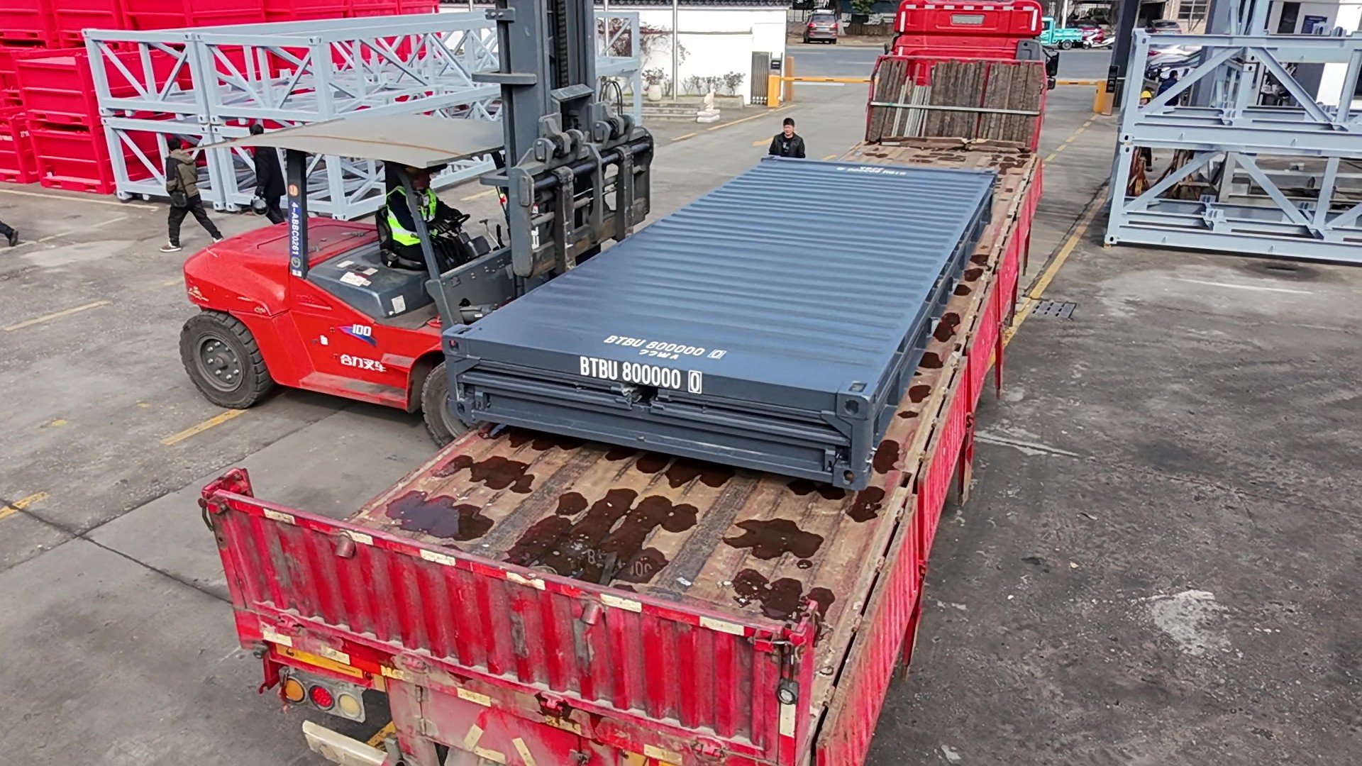 Foldable storage container for infracstructure projects