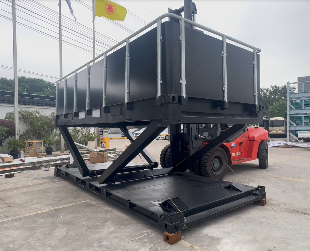 Foldable VIP Deck