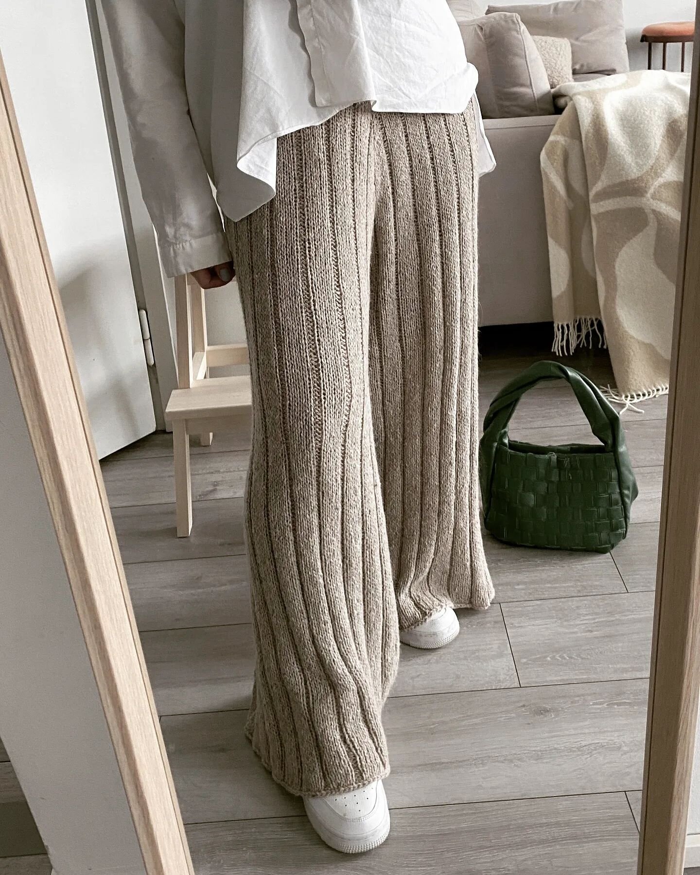 🤍LORI PALAZZOS🤍

A labour of love,
THE knitted trousers,
extra cozy, yet classy💄

PATTERN:
#loripalazzos available at
www.coknitwear.com
