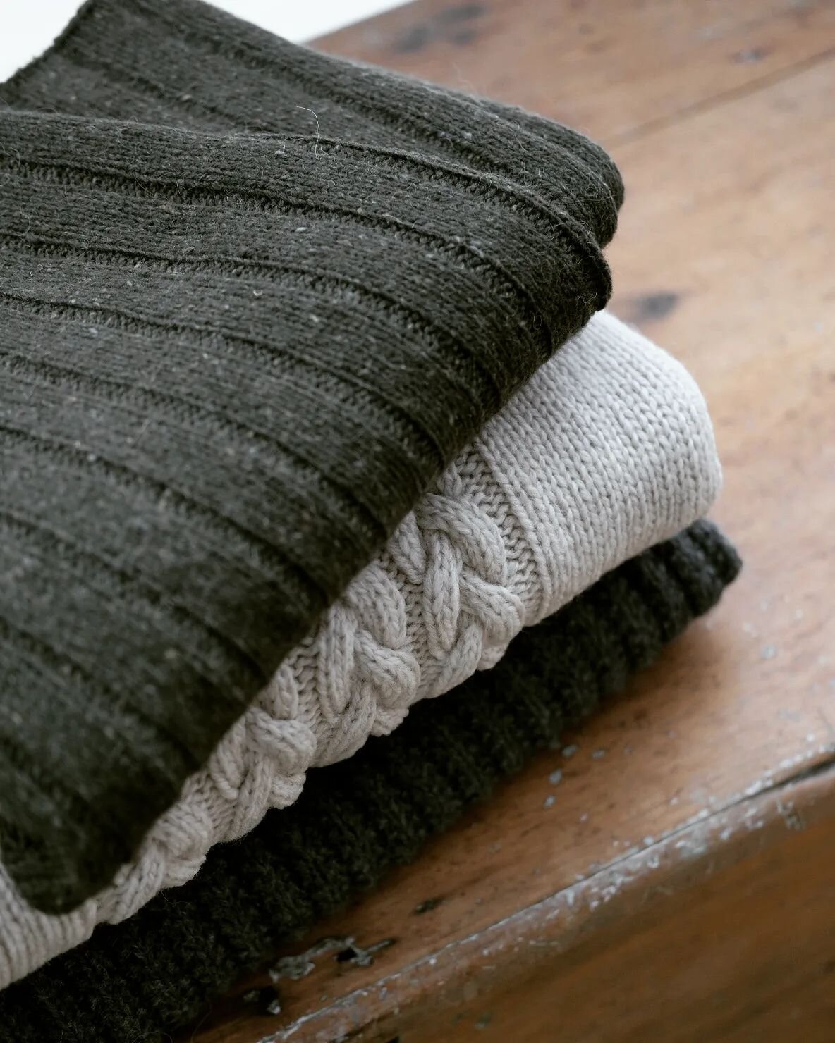 Handmade wardrobe💭

Currently writing a pattern for Lori palazzo trousers🌱

#knittedwardrobe #handmadewardrobe
#slowfashion #woolenpants #woolentrousers #knittedtrousers #knittedpants #loripalazzos #knittedsweater #hallasweater #slowfashionmovement