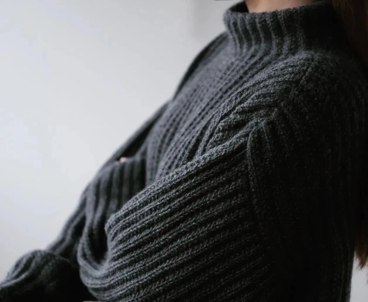 Hello Jana sweater🖤

✨️Edit: test call closed, thank you all✨️

The pattern is finally ready, and test knit about to start! So many amazing knitters have already volunteered to help me make this pattern better, but there is still a few spots left fo