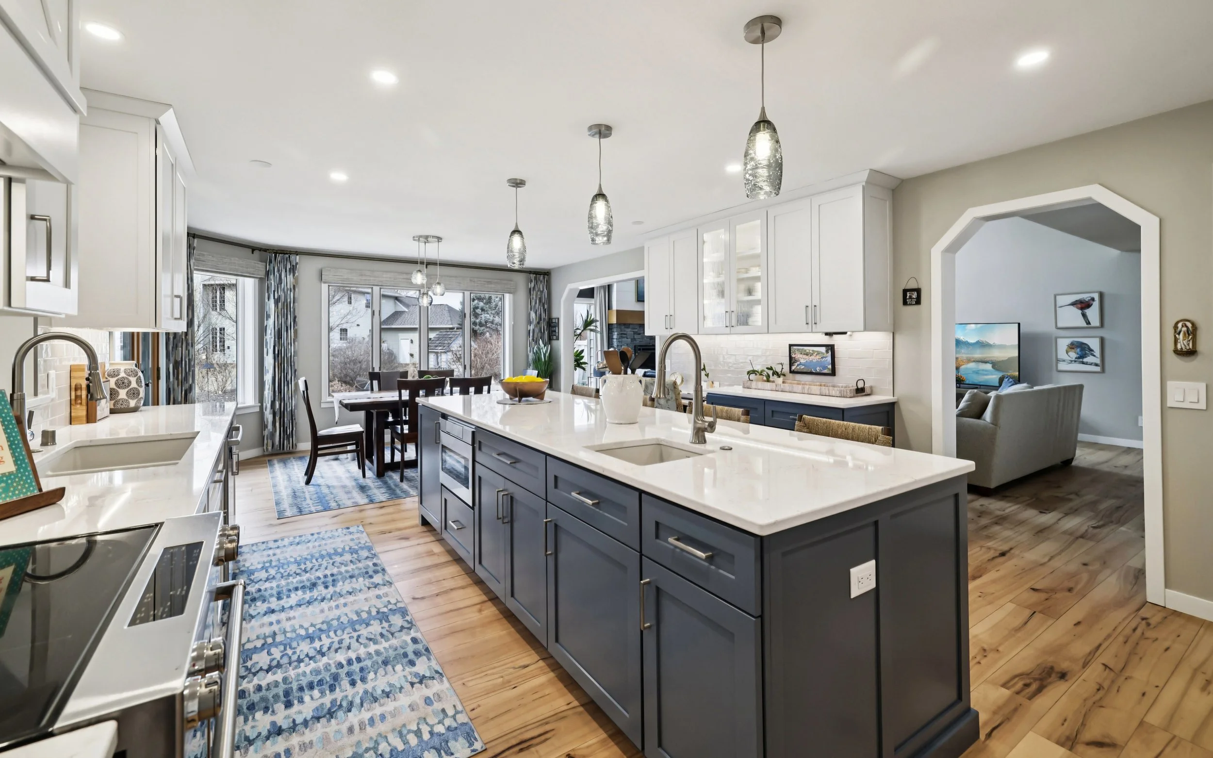 Seamless backsplash with under-cabinet outlets