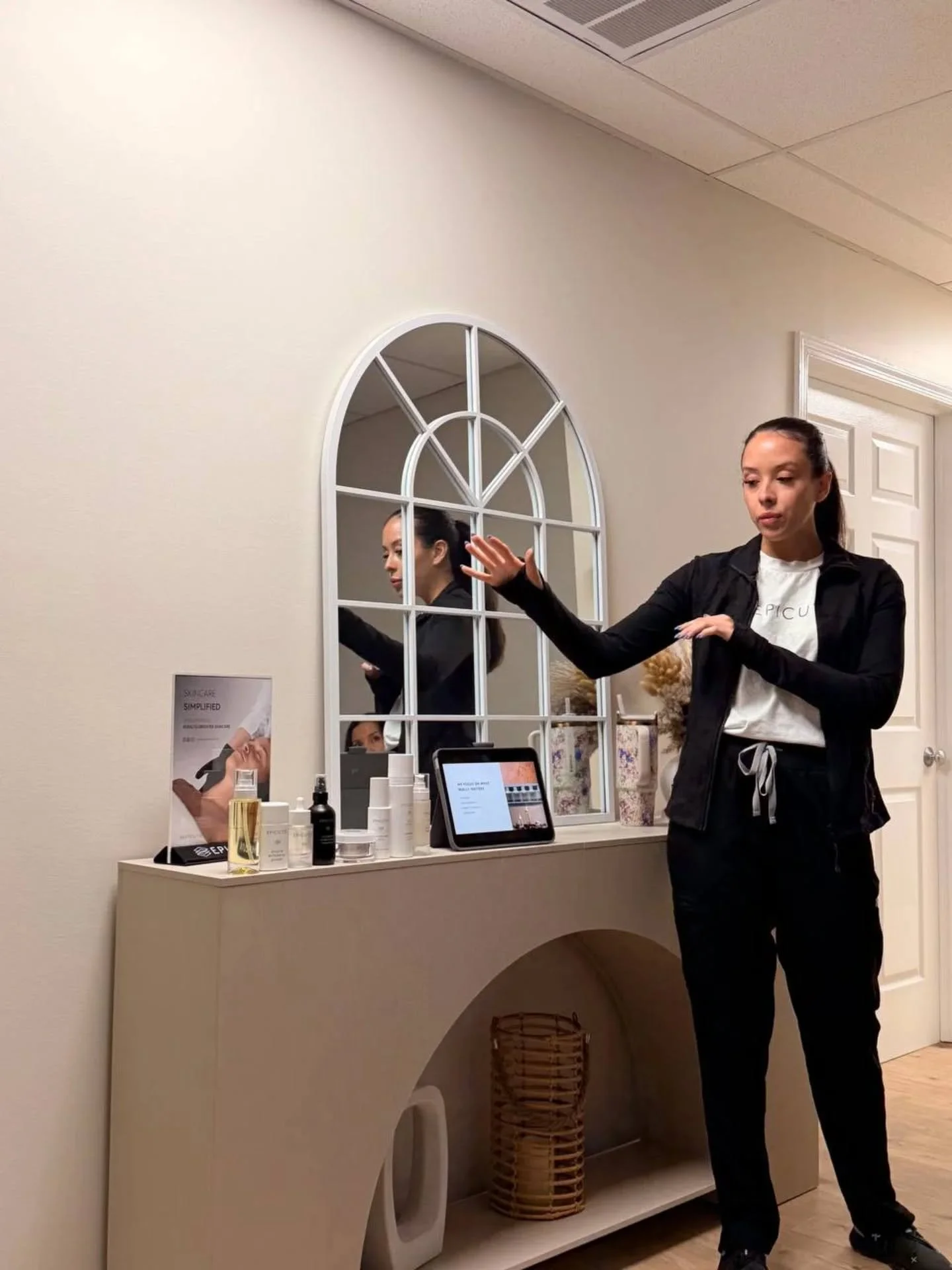 We never stop learning 💡

Recently, we&rsquo;ve completed advanced training with Epicutis to deepen our knowledge and make skincare even more precise.

Now our recommendations are more than just advice &mdash; they&rsquo;re personalized solutions ba