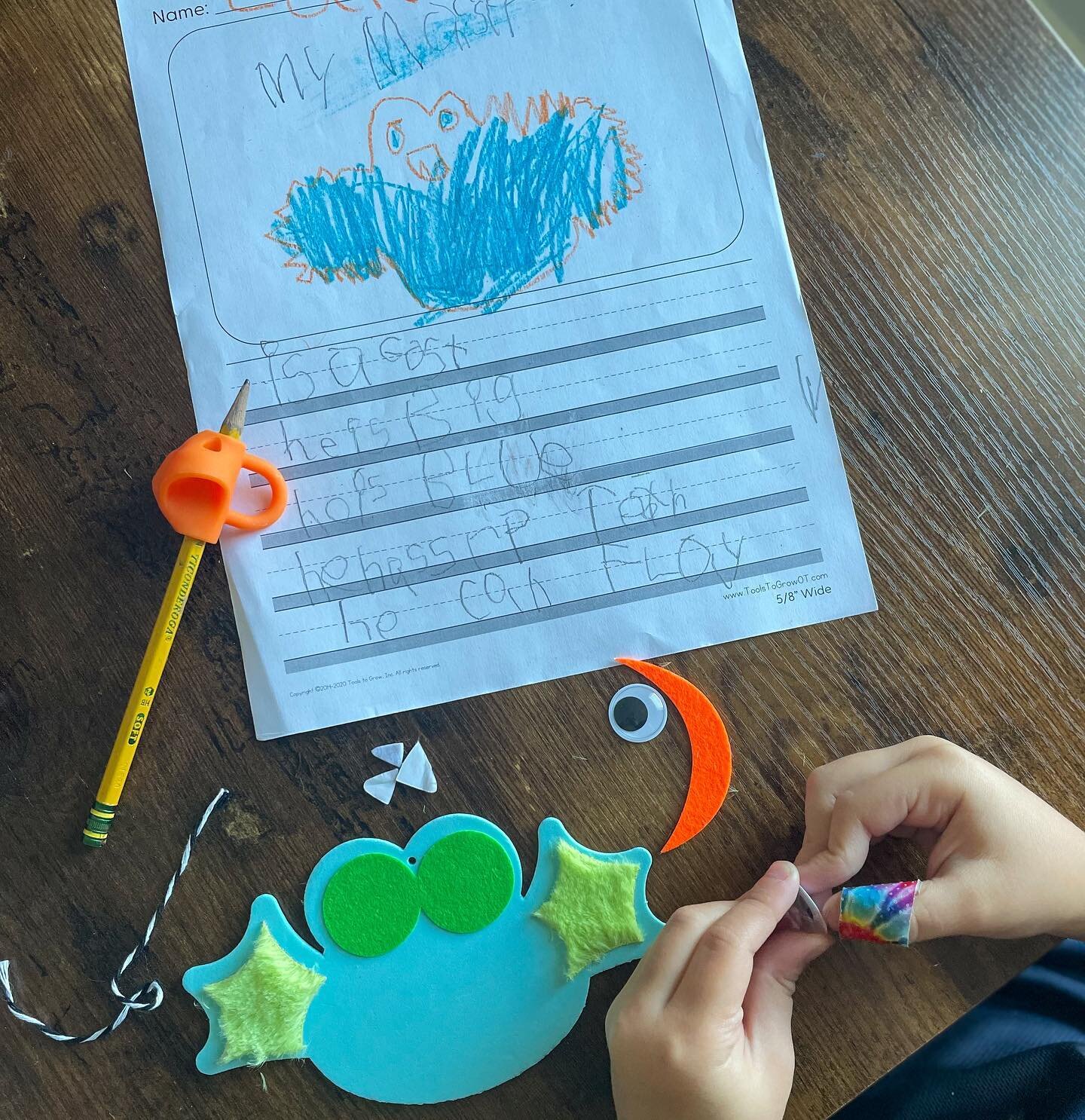MONSTER MASH👁

Get the imagination going and the creativity flowing with this build-a-monster activity😵&zwj;💫

#OT #finemotor #handwritingskills #pediatricot #pediatrictheyapy #pediatricoccupationaltherapy #occupationaltherapy