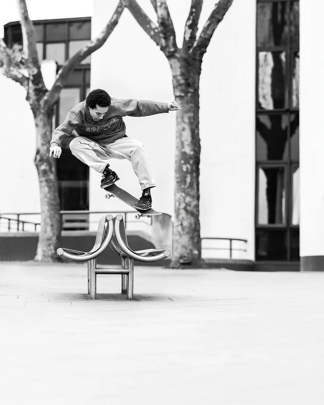 A double helping of @theo.fearon on what can only now be described as the &lsquo;Theo bench&rsquo;, outside Nottingham&rsquo;s Theatre Royal. 🔥🔥⁣
⁣
B/S 180 shot by @reeceleung, boardslide shot by @tomquigley, both featured in issues of @theskateboa