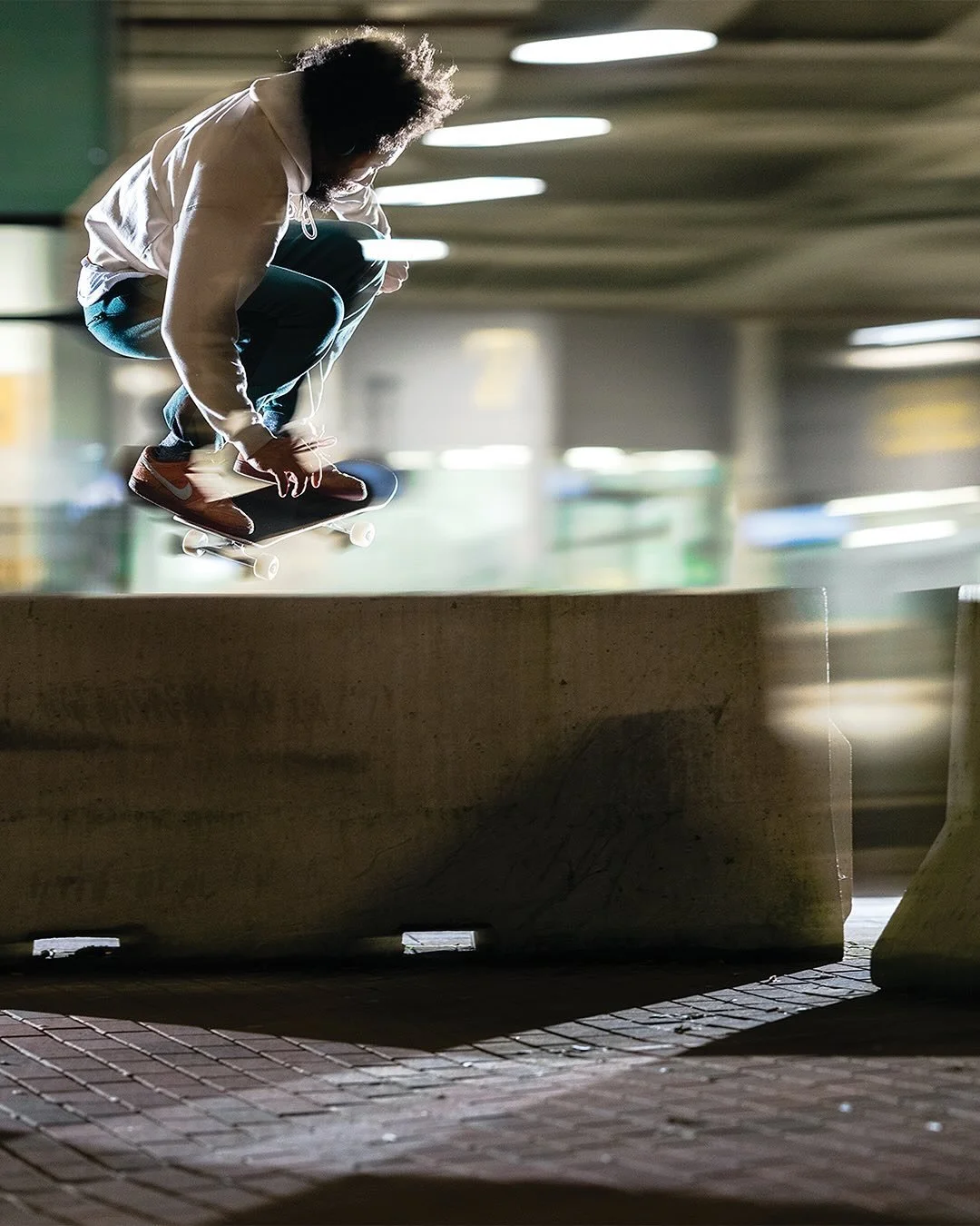 @theo.fearon with a jersey barrier wallie 180 for @vagueskatemag issue 43 last year. 🔥⁣
⁣
📸 @reeceleung #nottinghamskateboarding #ukskateboarding #skatenottingham #skateandcreate #vagueskatemag