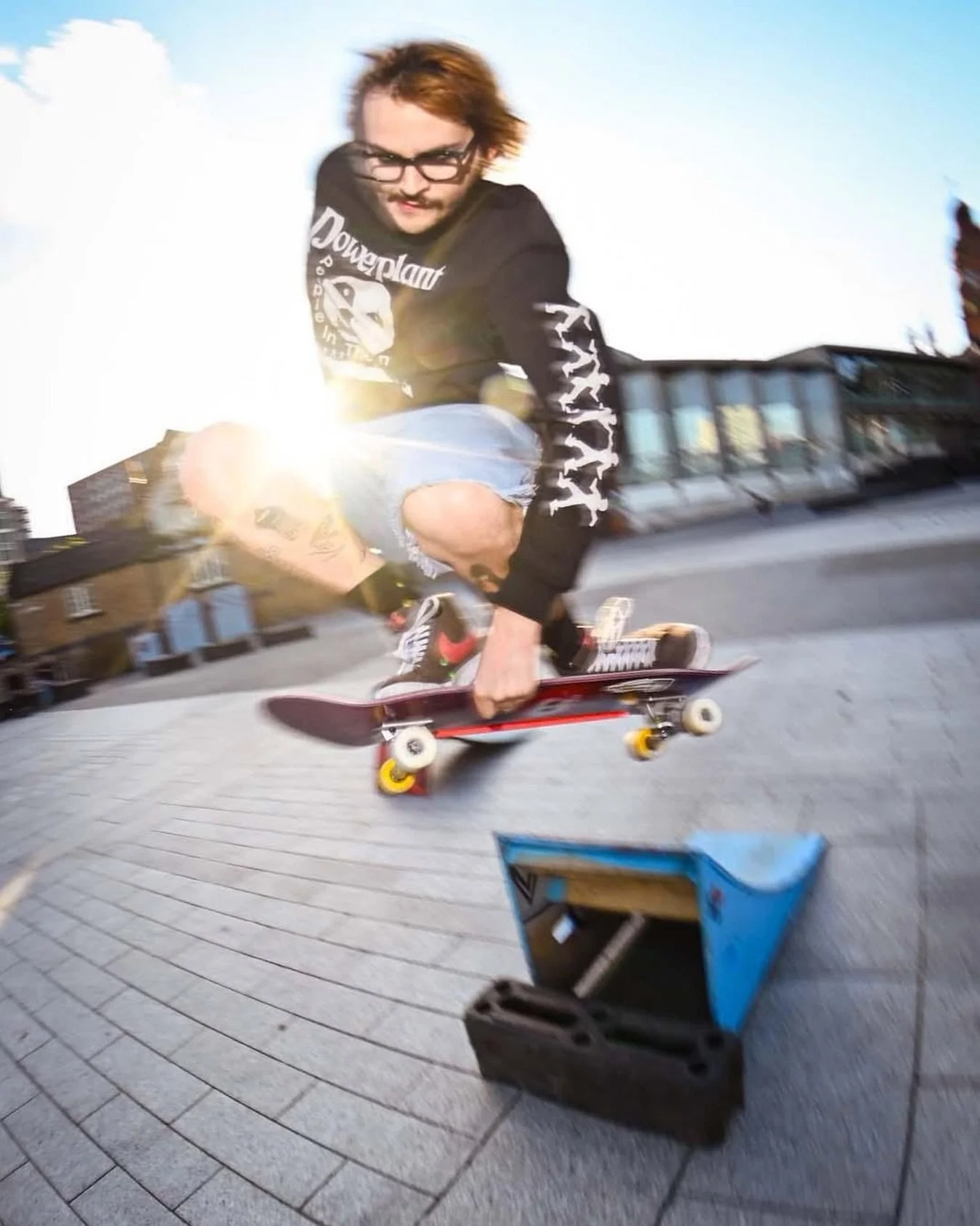 @miloenzophoto tucking a knee on the old blue kicker at Snenno, shot by @joewalchester. 🔥🔥⁣
⁣
Check out some photo prints of Joe&rsquo;s work via the link in his bio - and get this one up on your wall!⁣
⁣
📍 @snentionlifev2 #nottinghamskateboarding