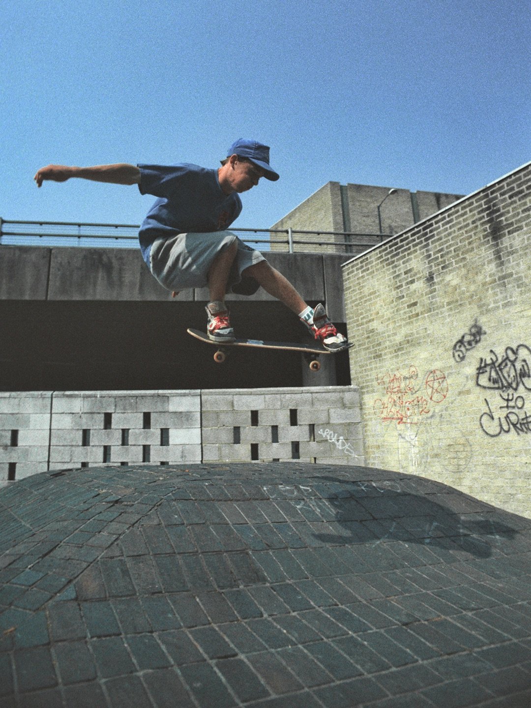 Two unearthed photographs of Broadmarsh Banks and Chilwell Olympia, c.1990-1992, courtesy of @rheyes_art. ⁣
⁣
Do you recognise who the skater is?⁣
⁣
If you have old images, footage, or artefacts from Nottingham skateboarding in your archives, dig the