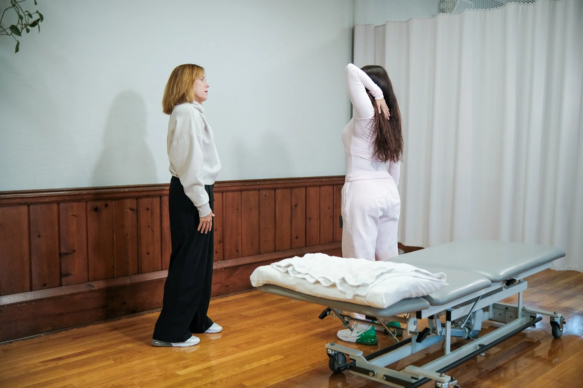 Physical therapy session with Melissa Barrett, DPT in Rockville Centre, NY