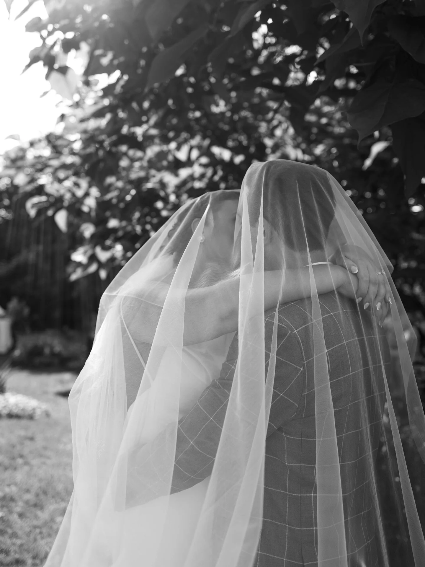 I always had a soft spot for backyard weddings&hellip; unique location, usually meaningful and full of memories. Catered food, thoughtful decor, homey atmosphere, unconventional setup (pool, games)
I cannot say that it&rsquo;s easier or cheaper to ha