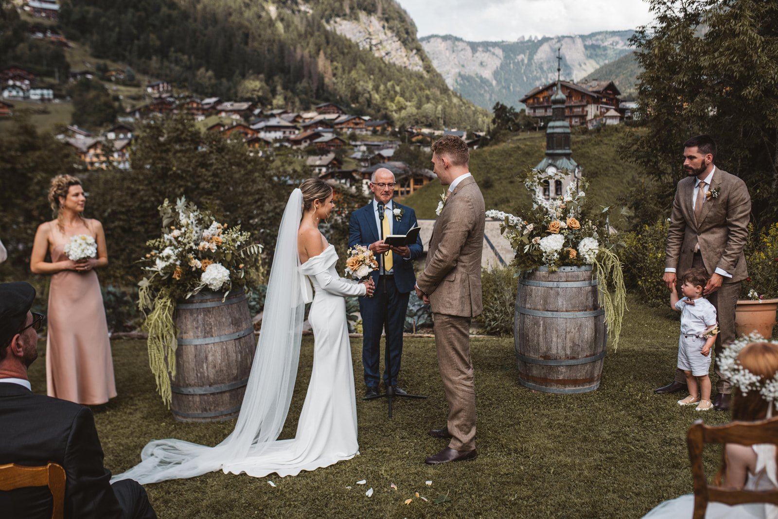 Sonya-Flower-Luxury-Wedding-Florals-Alps.jpeg