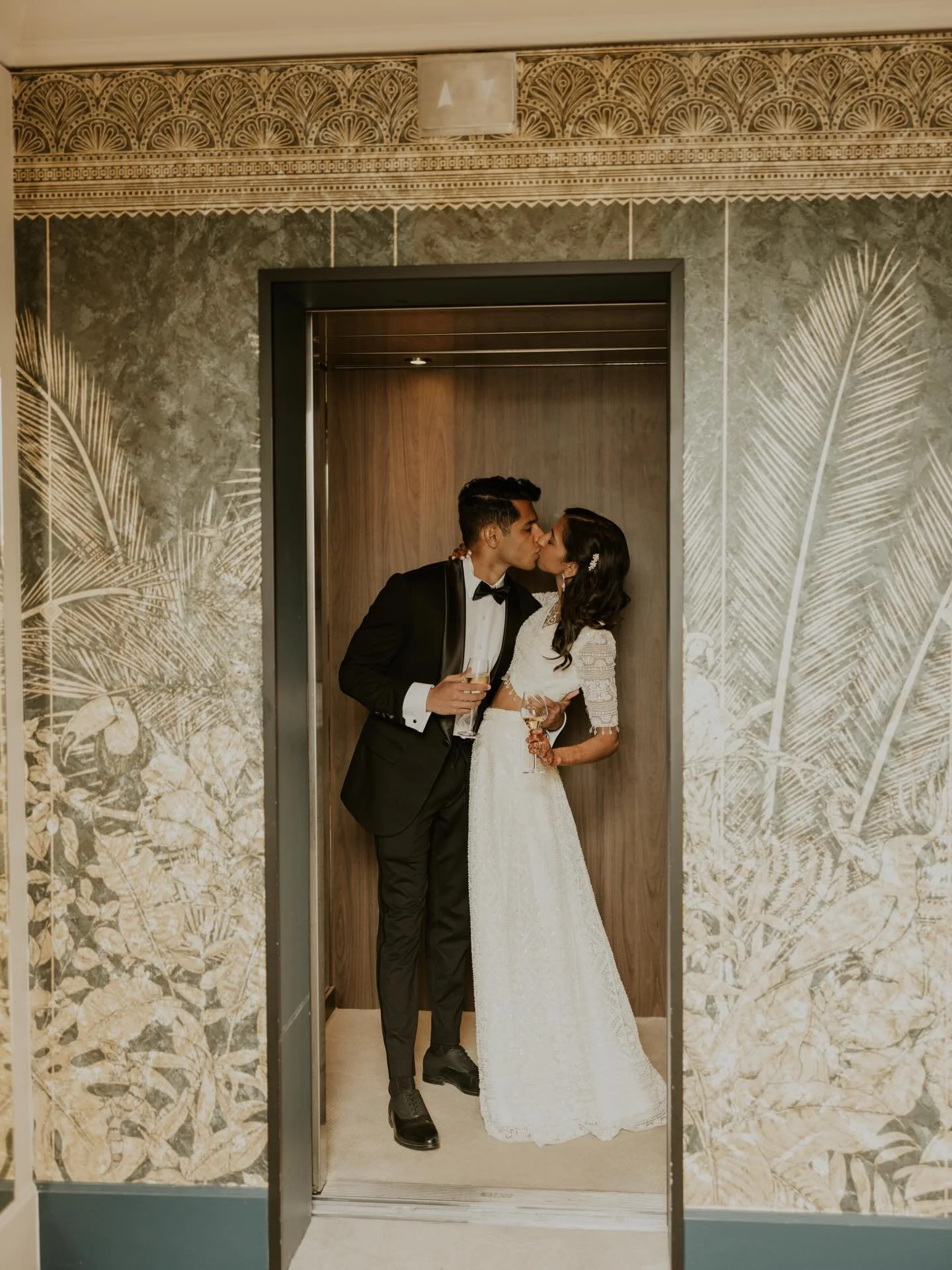 Alisha &amp; Faraaz
First, let&rsquo;s take a look at this stunning couple on their September wedding day at Le Palace de Menthon. The sun shone brightly, the music was full of joy, and this lakeside ceremony was simply WOW! Such incredible energy an