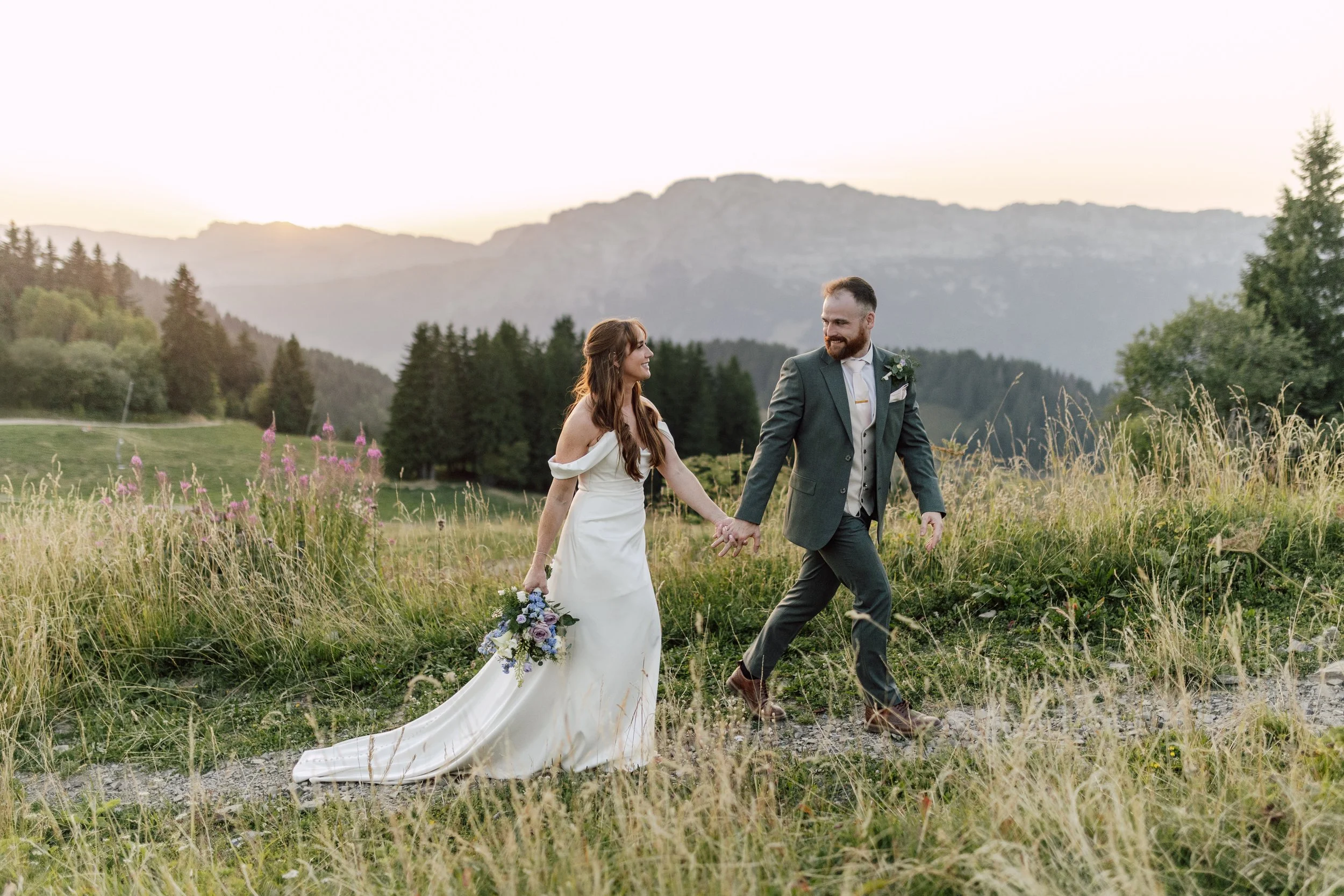 Sonya-Flower-Luxury-Wedding-Florals-Alps.jpg