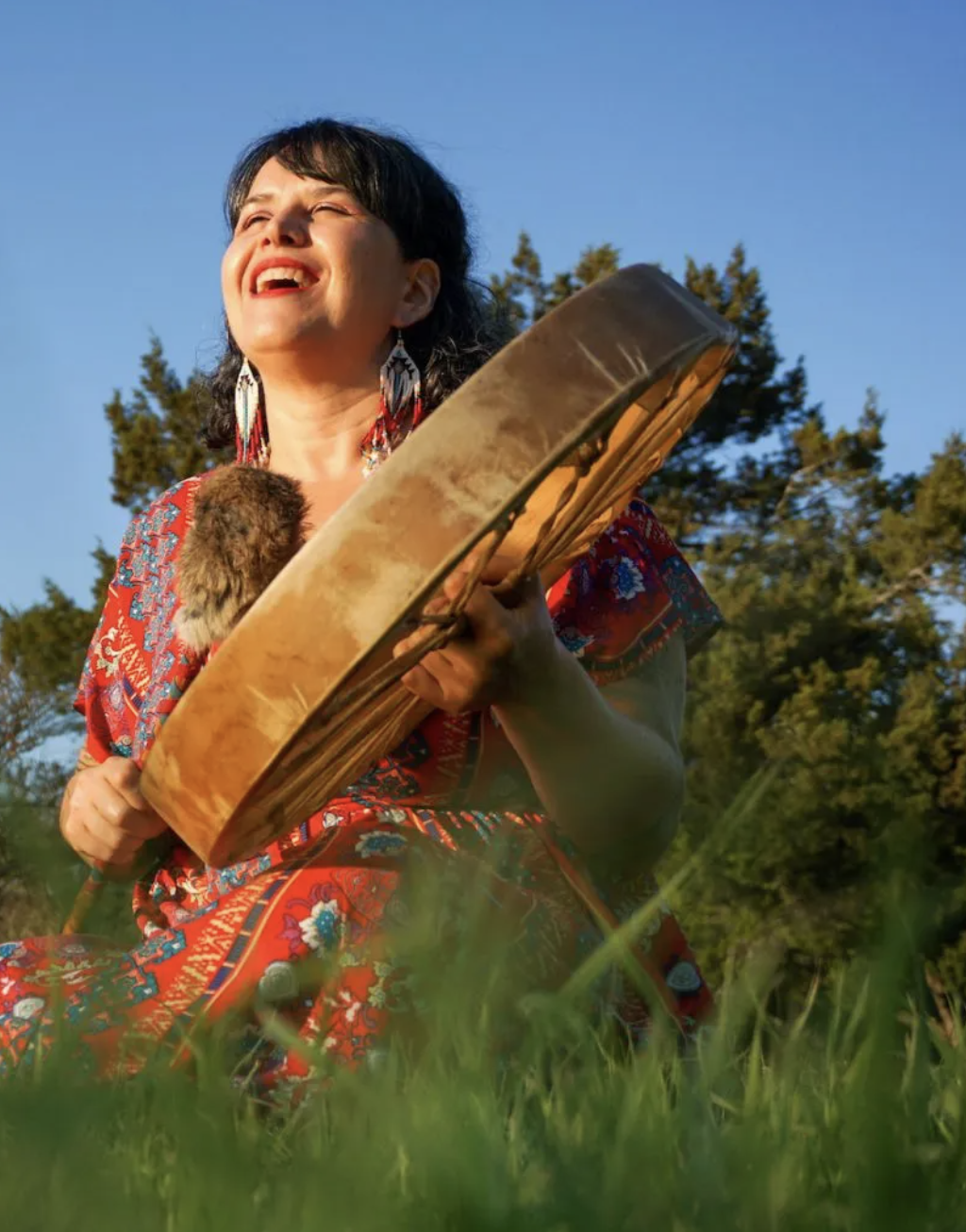 Sinclair Fleetwood is an expereinced coach with a nurturing Earth mama energy. Her areas of expertise include psychedelic medicines and life transformation.  As a private client, you will build a strong connection so that you feel seen, heard, and ch