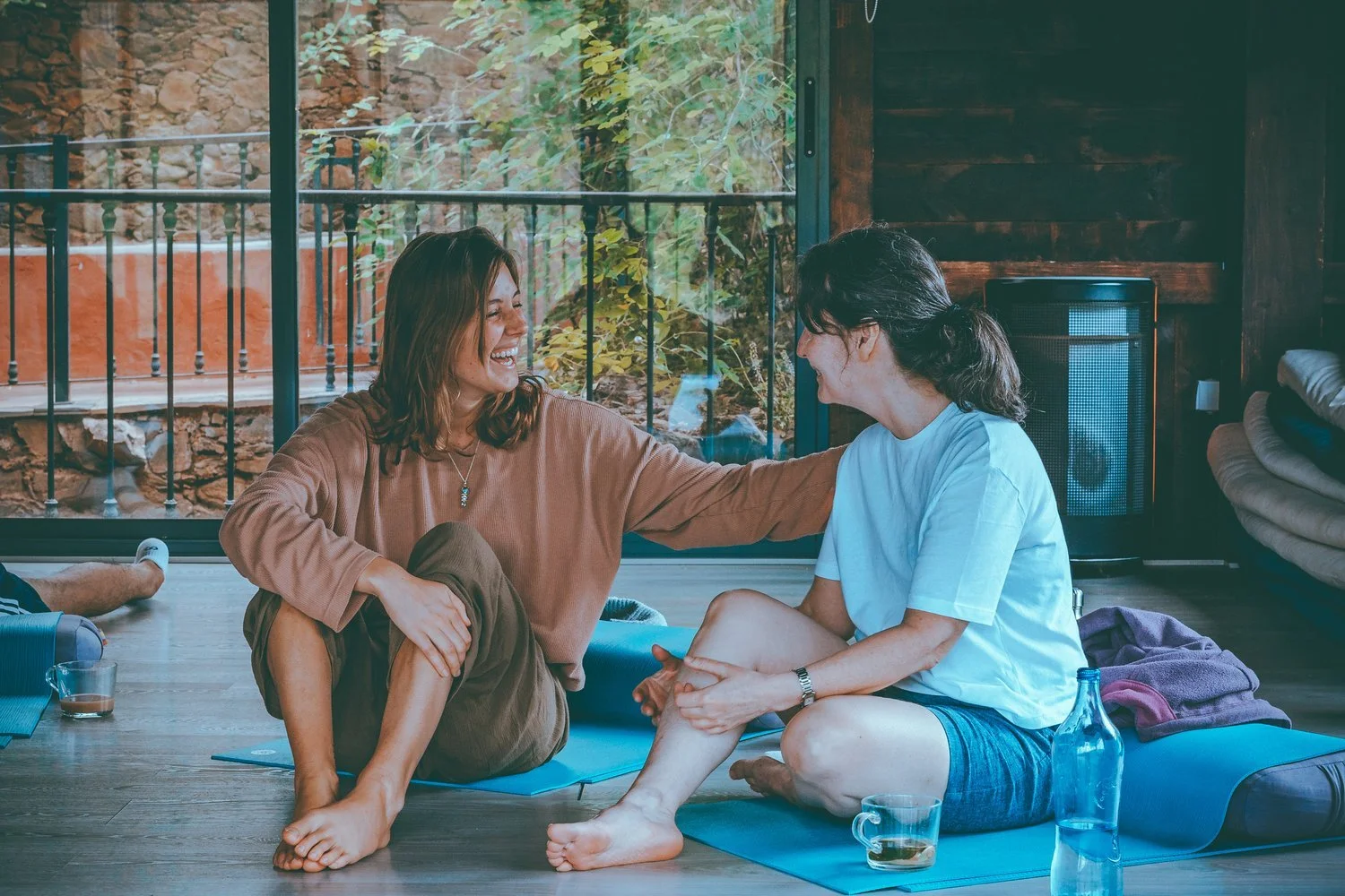 Kate Kavanaugh is a wellness practitioner specializing in Thai Yoga Bodywork, Yoga Instruction, Energy and Sound Healing. Born in Springs and trained globally in various healing techniques, Kate has returned to offer a straightforward and effective h