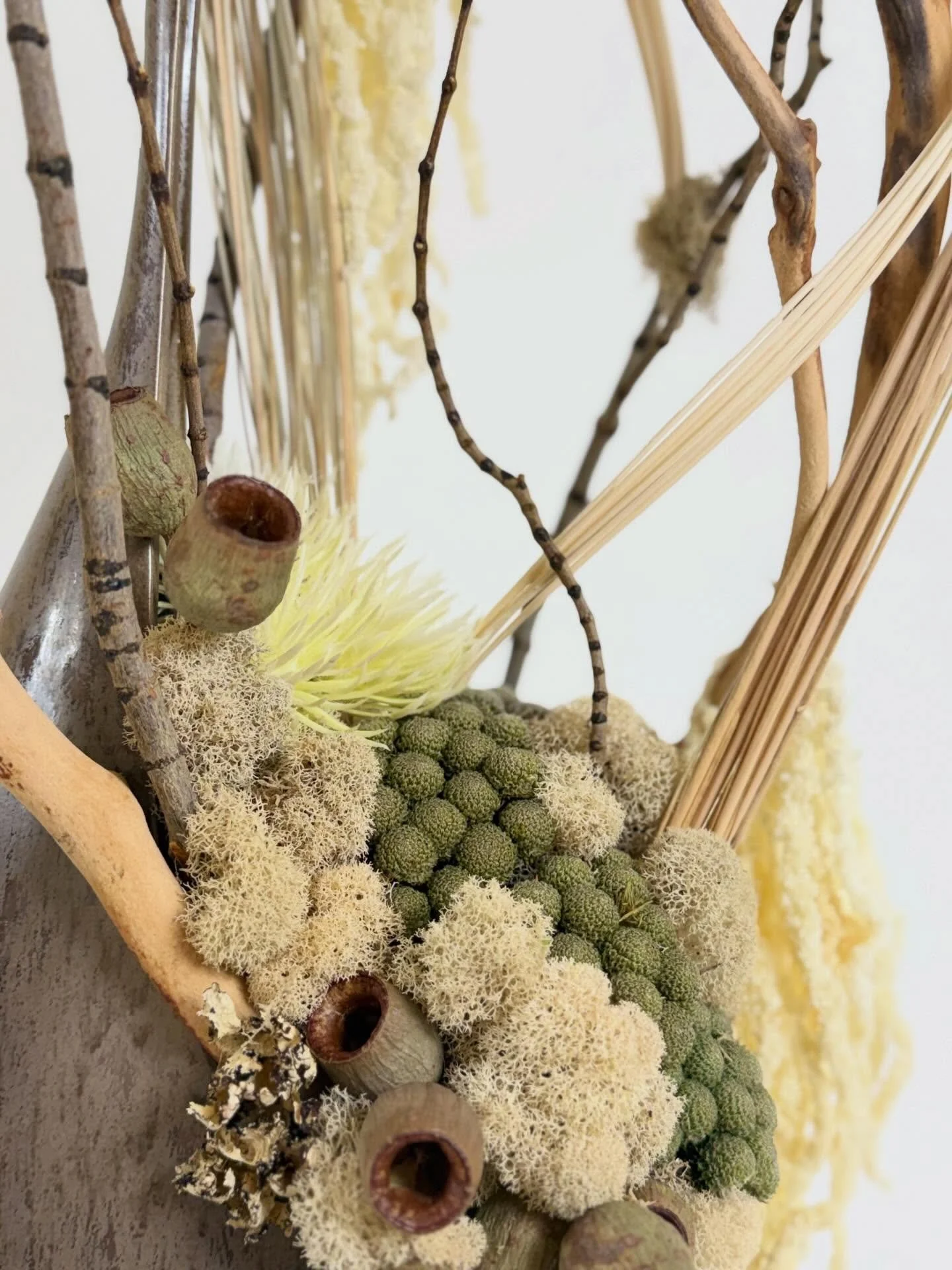 Custom, niche pieces designed to stand apart.
Natural textures, sculptural movement, and one-of-a-kind detail&mdash;made to elevate any space!

#CustomDesign
#StatementPiece
#BotanicalArt