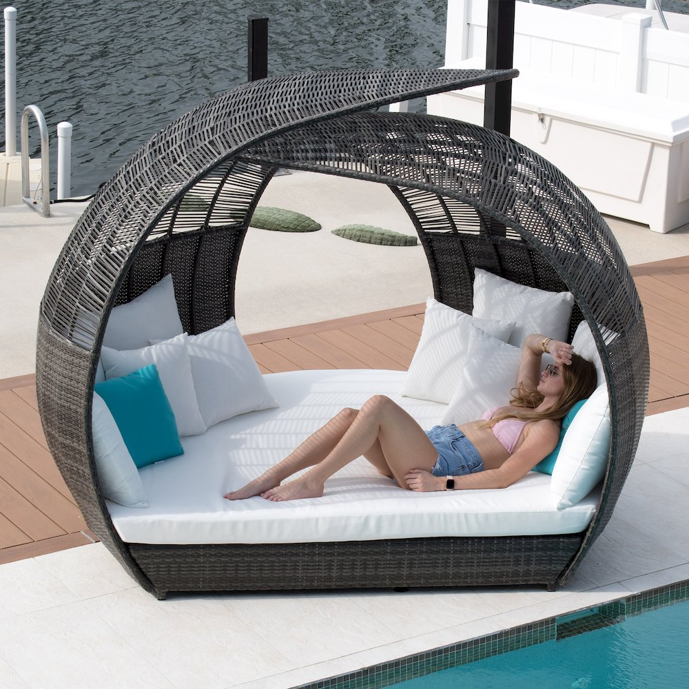 Banyan Day Bed.png