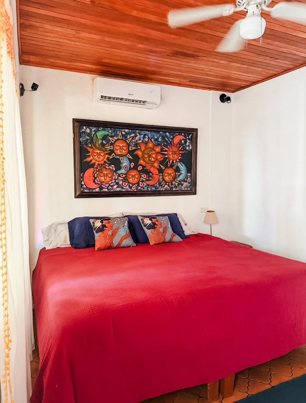 The Sun Cave Single Bedroom