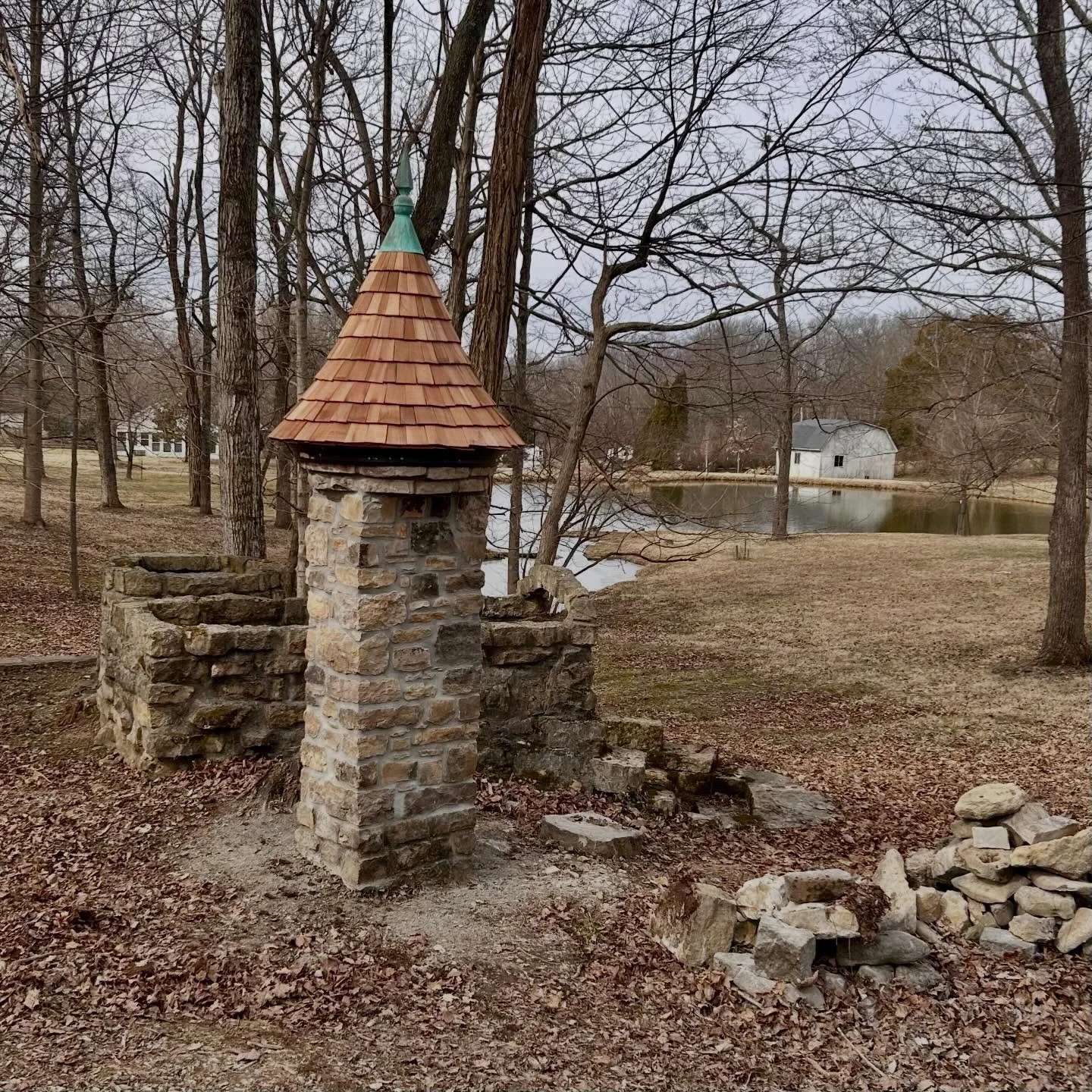 Wood, stone, and copper, crafted slow and settled proper&hellip; the first of a collection of whimsical woodland structures is taking shape! 🧚&zwj;♂️🐉 

👈Swipe to see an illustration, including more of what&rsquo;s to come. 

#architecture #fairyg