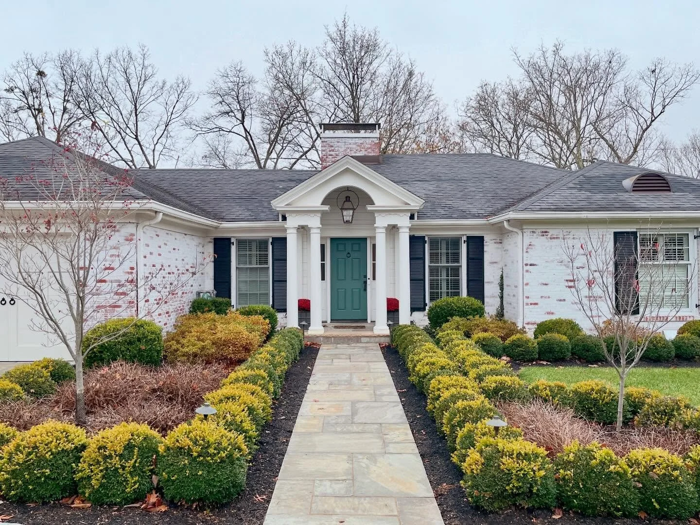 It&rsquo;s always a pleasure to be invited back to an old project. This was one of the first porches I designed when I started my practice, beautifully built by @grahamdesignbuild&mdash;and it&rsquo;s aging gracefully.⁣
⁣
#architecture #traditionalar
