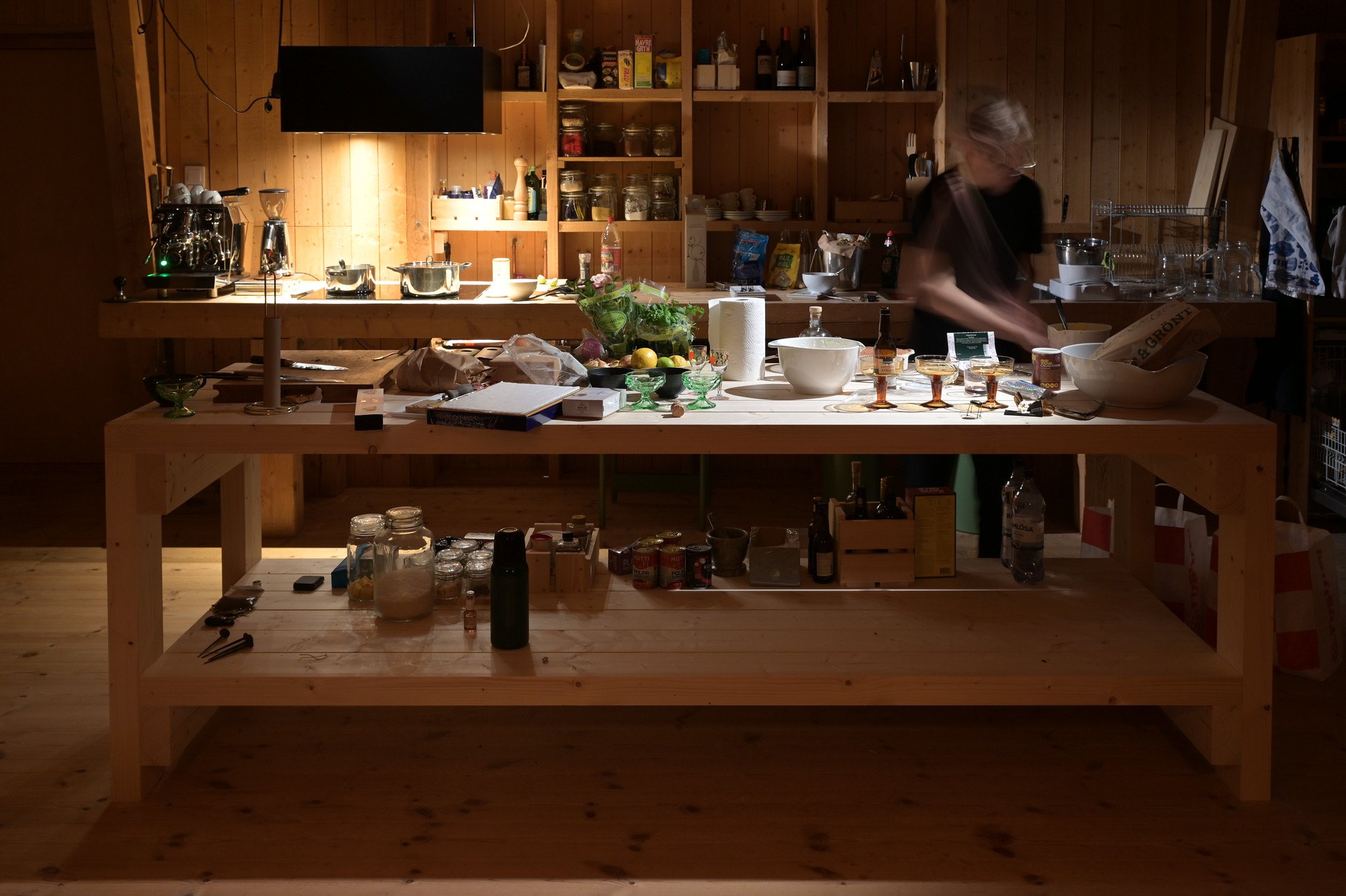 WorkingBench1.jpg