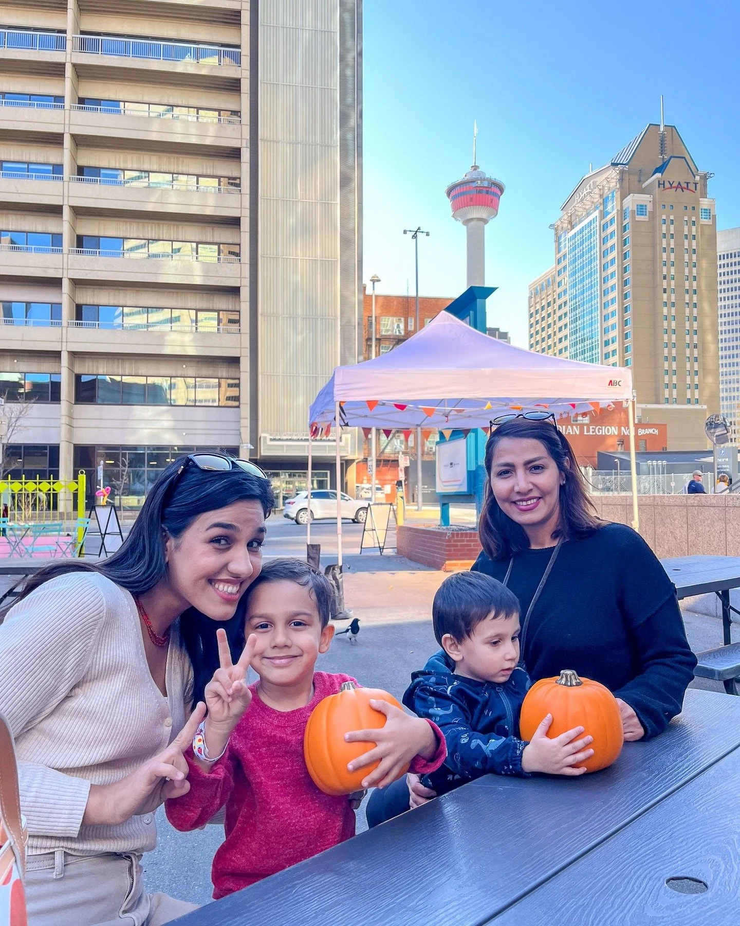 Our Fall Fest Kids Party was an absolute blast! 🎃
From pumpkin painting and button making to live music and face painting, the courtyard was buzzing with creativity and community spirit. We loved seeing all the little artists get into the spooky se